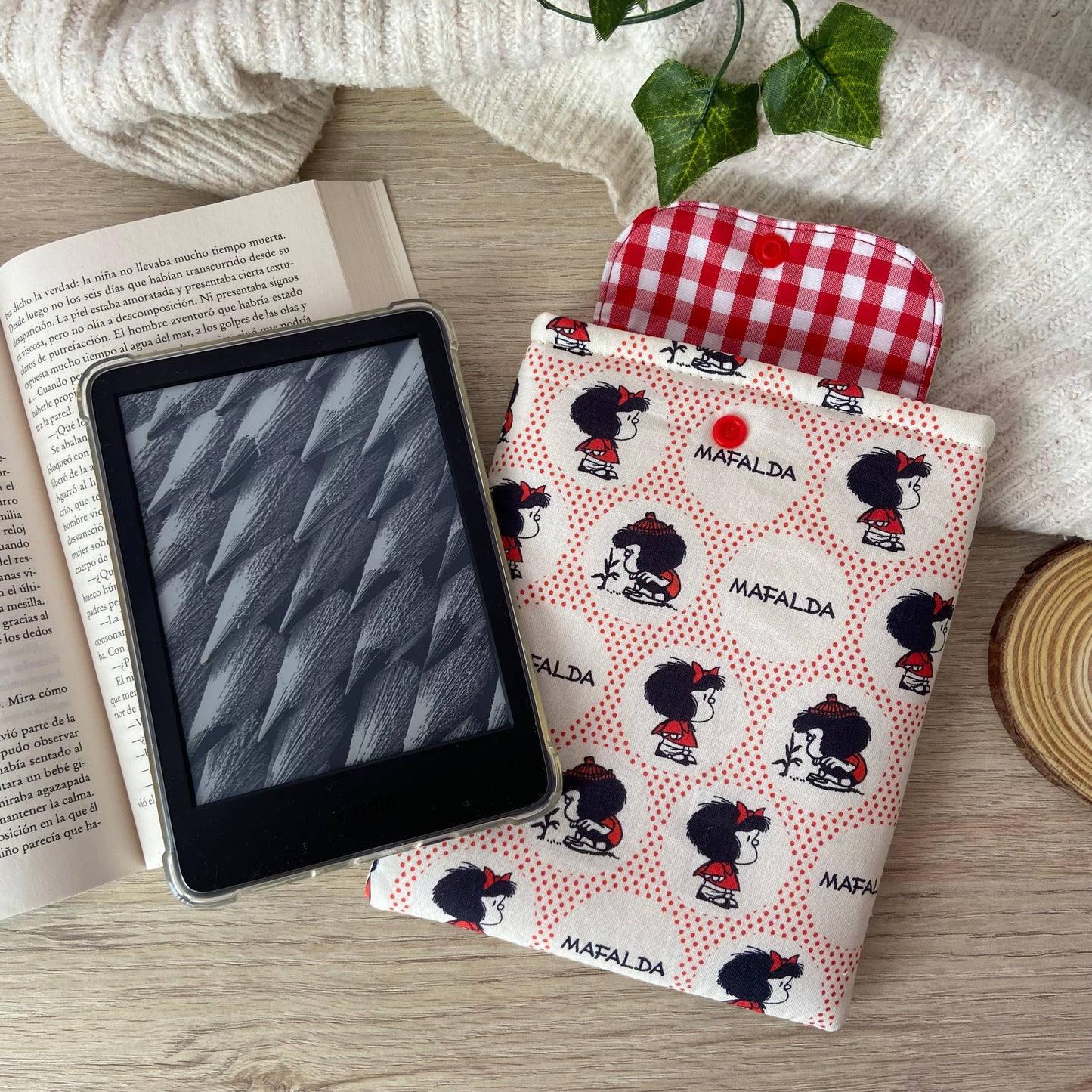 Funda kindle Mafalda (en rojo)