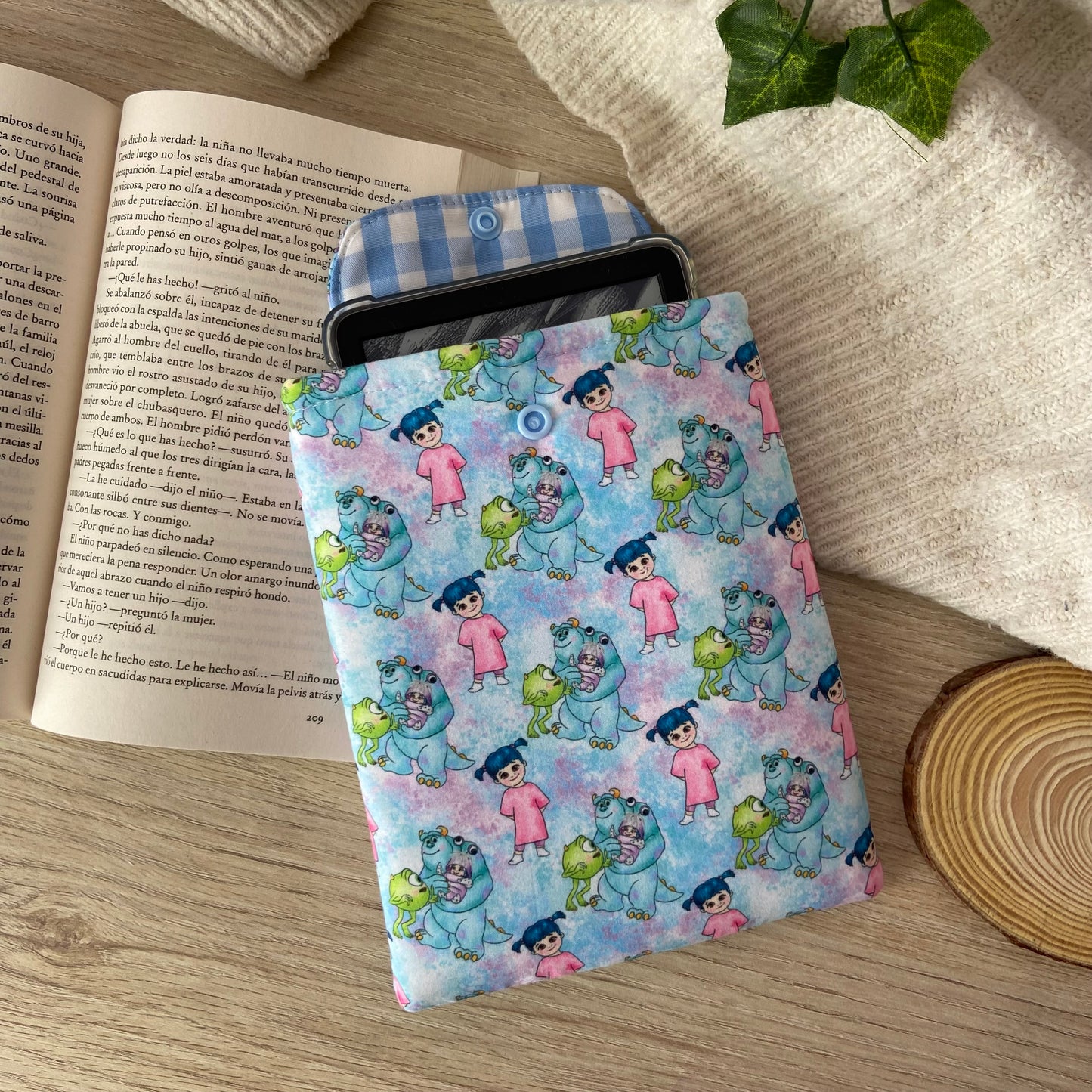 Funda kindle Monstruos S.A