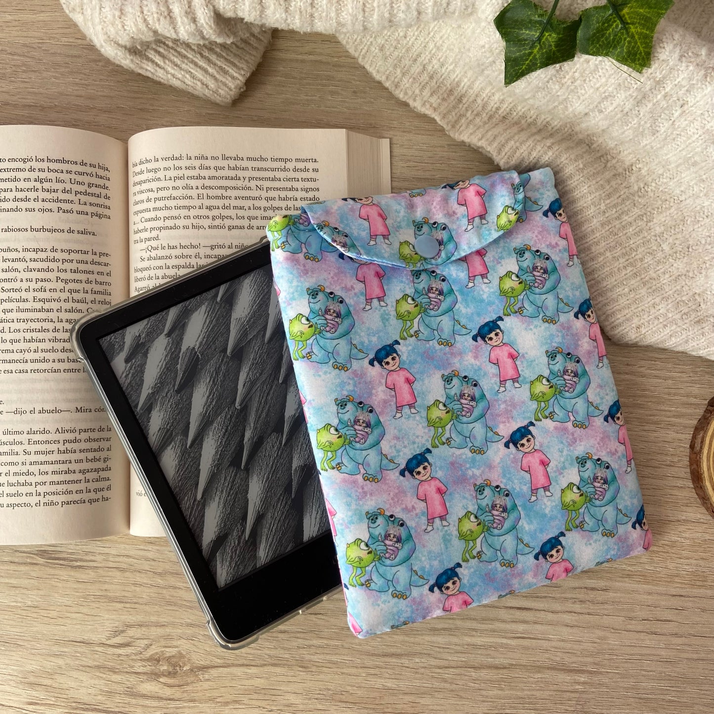 Funda kindle Monstruos S.A