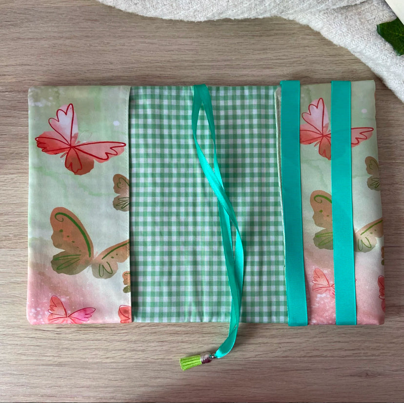 Funda ajustable Bella leyendo