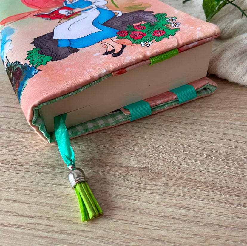 Funda ajustable Bella leyendo