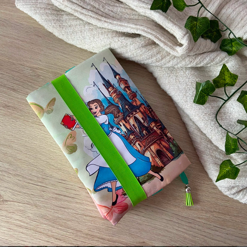 Funda ajustable Bella leyendo