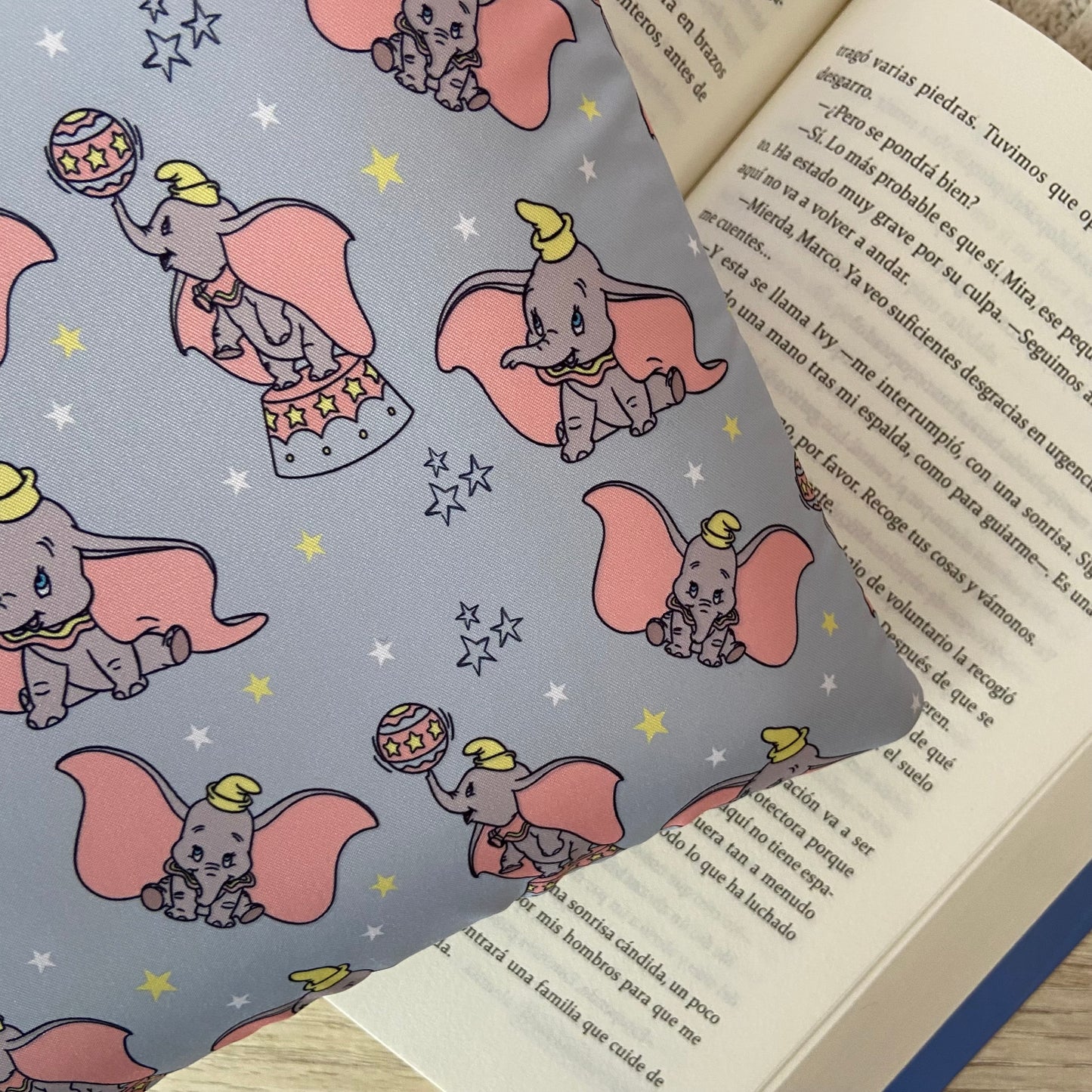 Funda literaria Dumbo