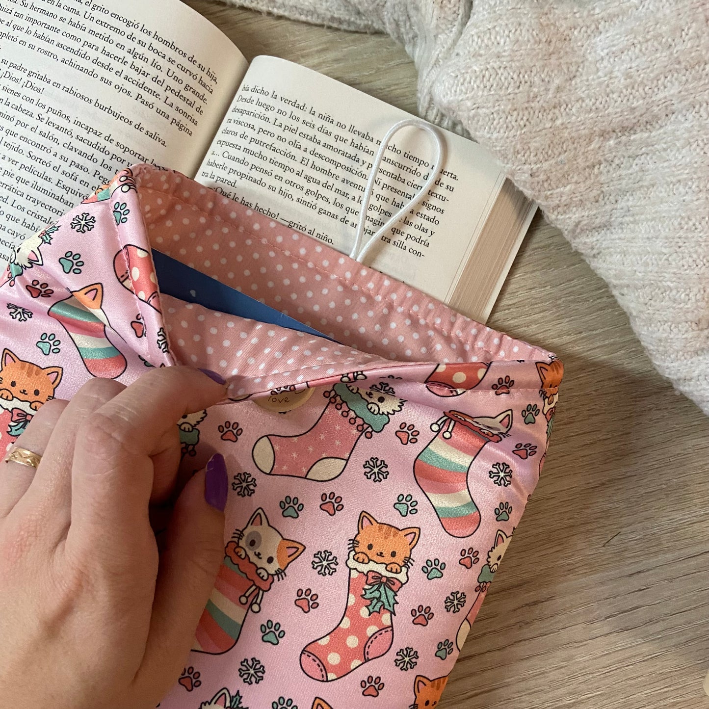 Funda literaria gatitos navideños