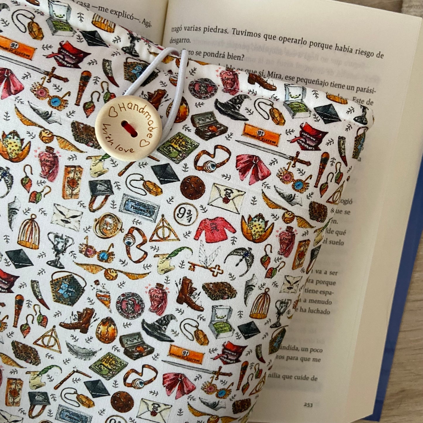 Funda literaria objetos Harry Potter