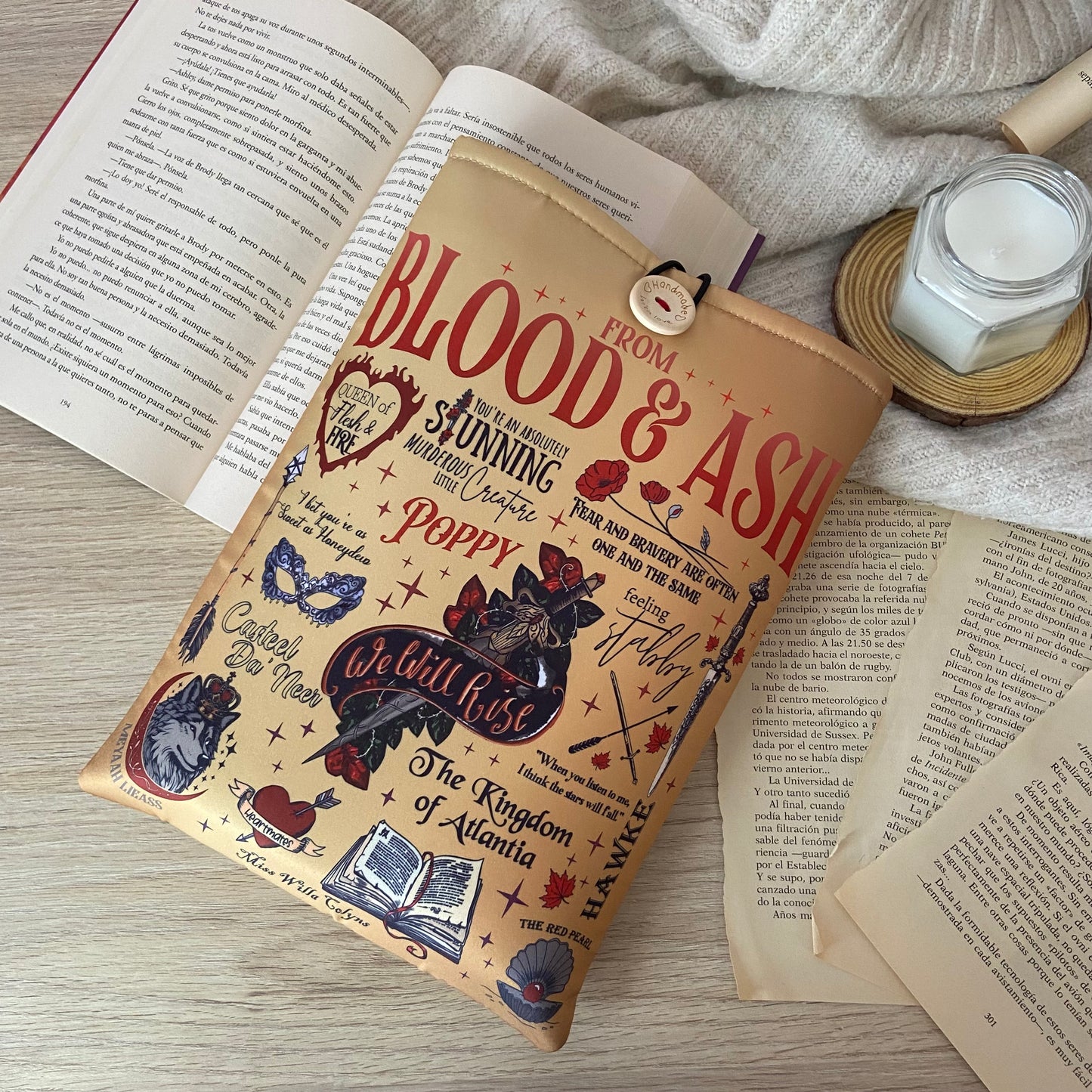 Funda literaria From blood and Ash/De sangre y cenizas