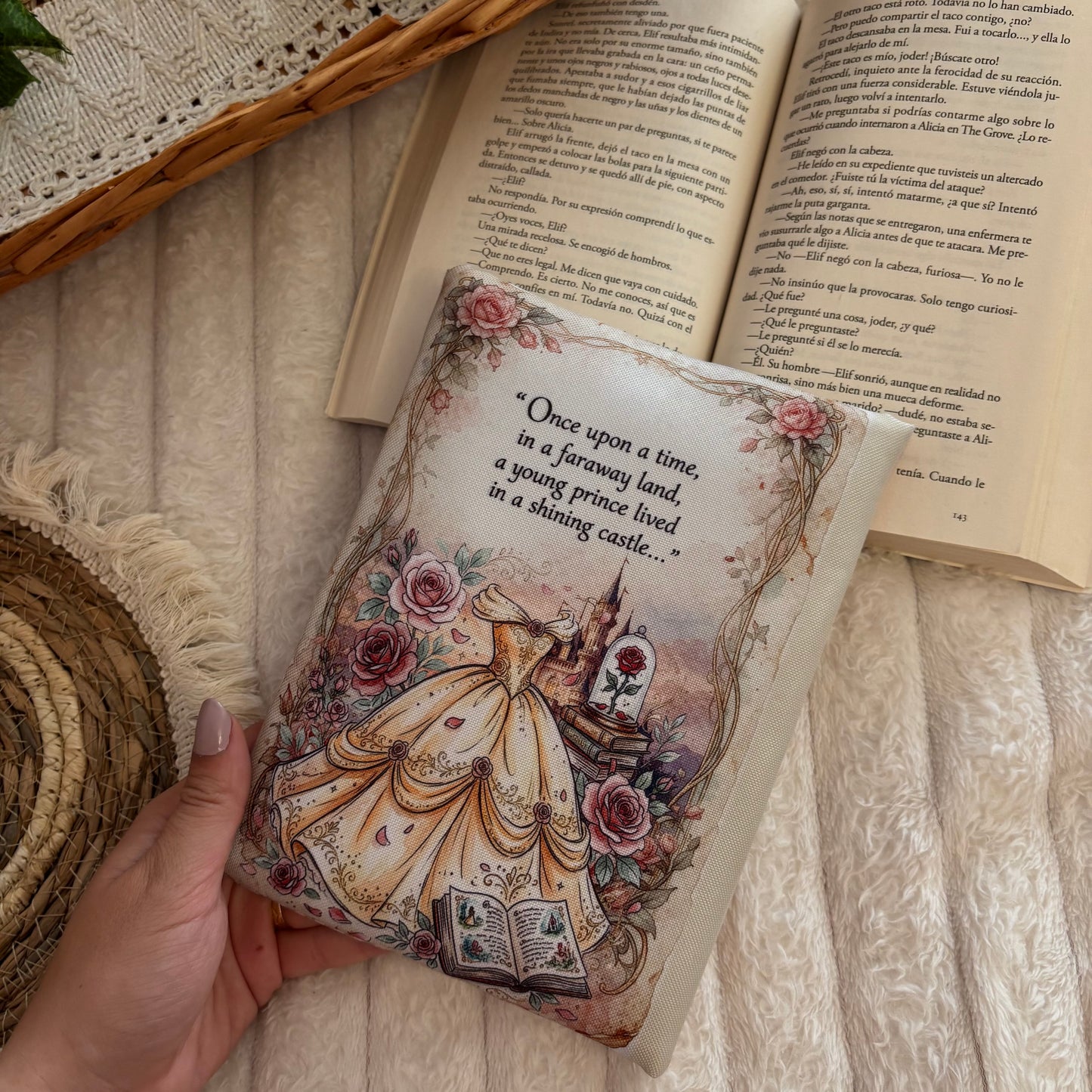 Funda de solapas para ebook érase una vez Bella y Bestia impermeable