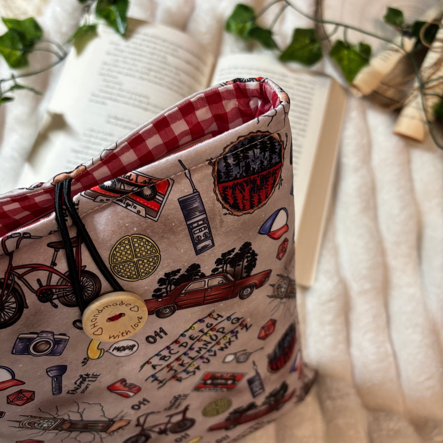 Funda literaria Stranger things