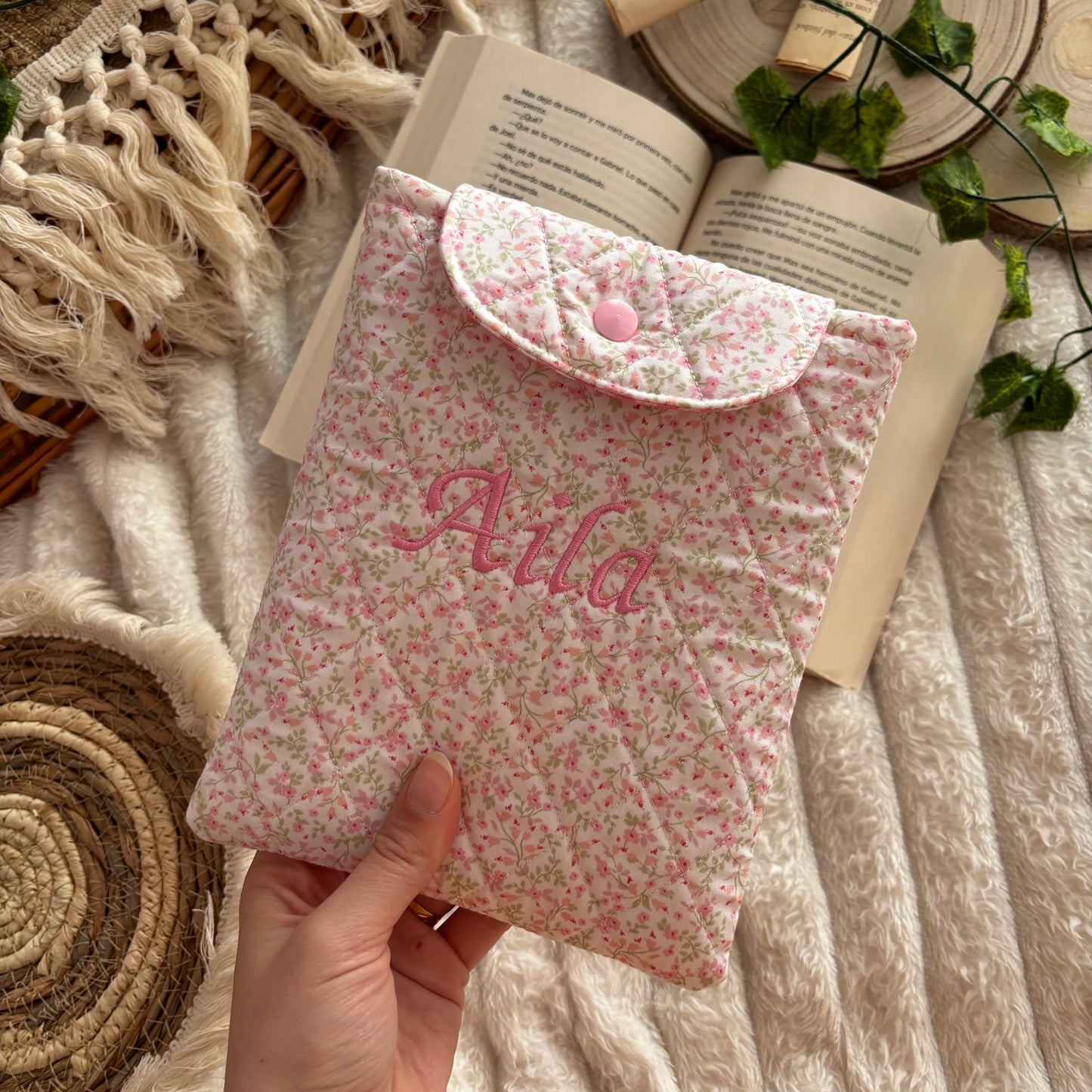 Funda kindle/kobo libra colour Versia acolchada y bordada con nombre