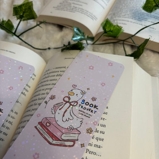 Marcapáginas Booktrovert holográfico