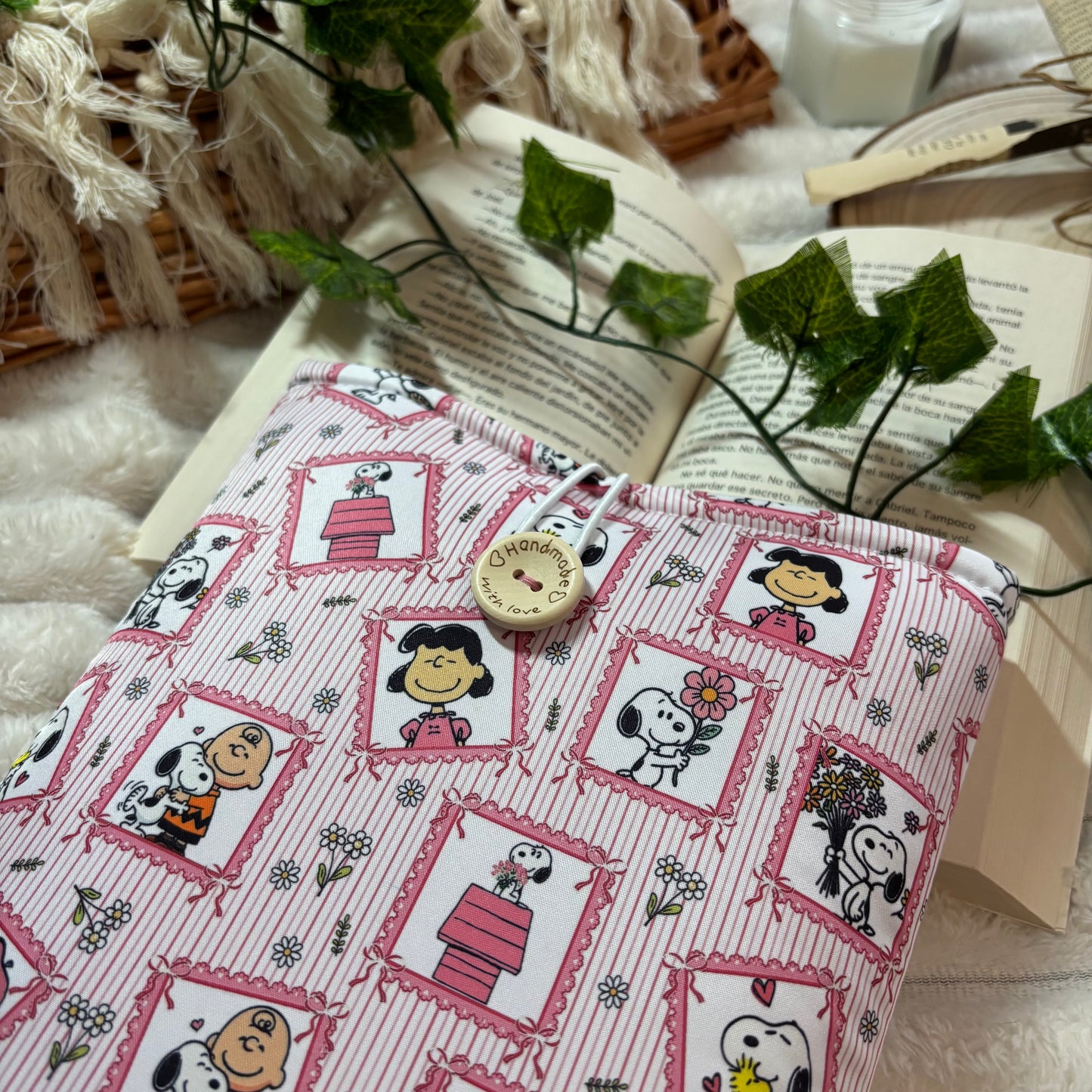 Funda literaria cuadros de Snoopy