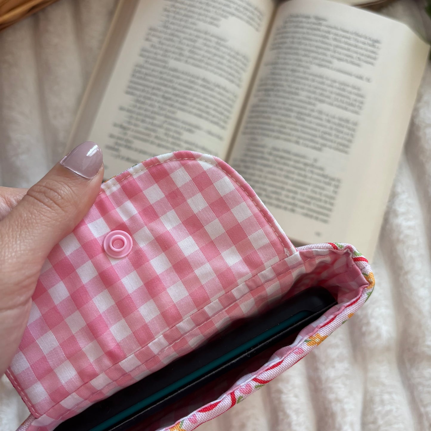 Funda kindle/kobo libra colour jardín de cerezas impermeable