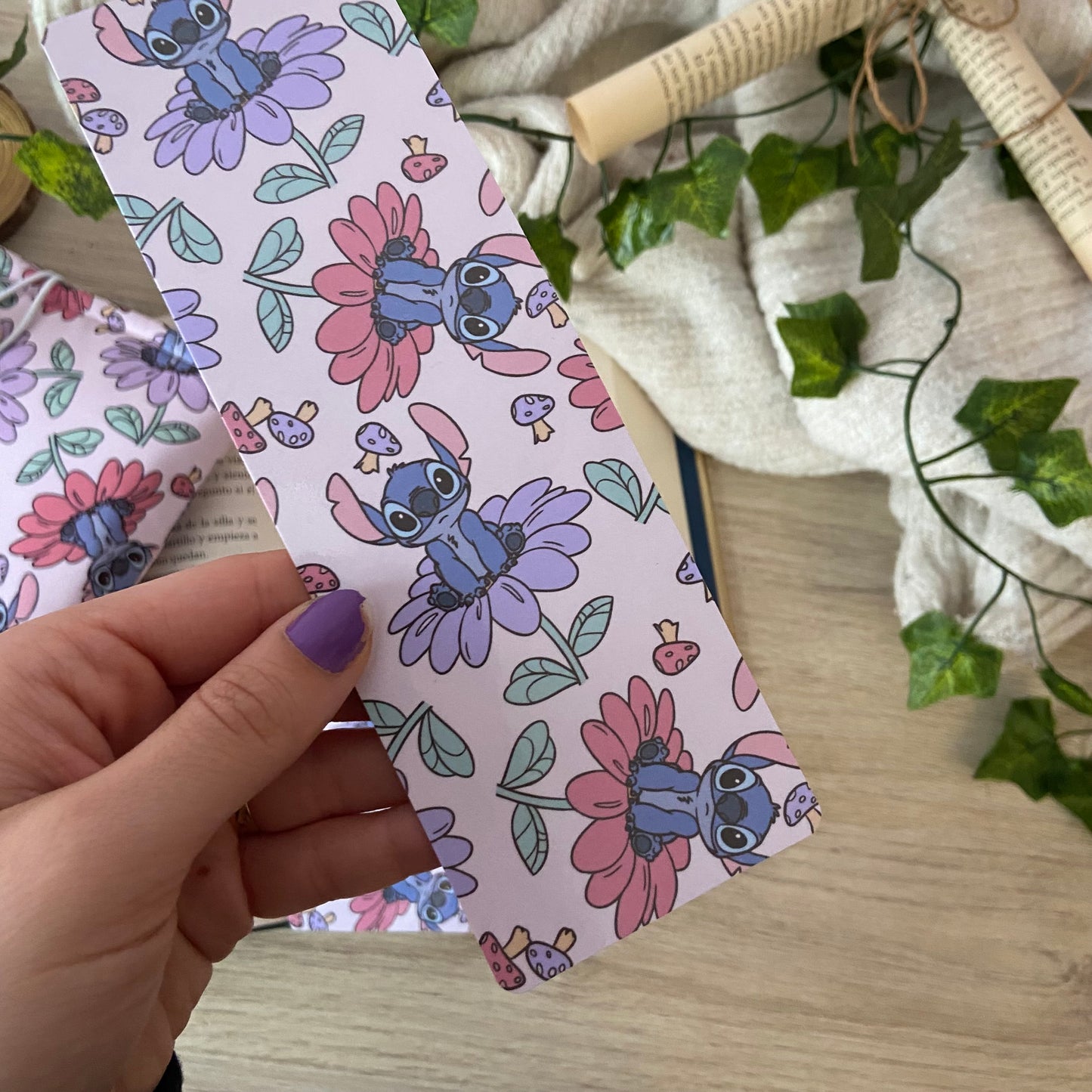 Marcapáginas Stitch primaveral