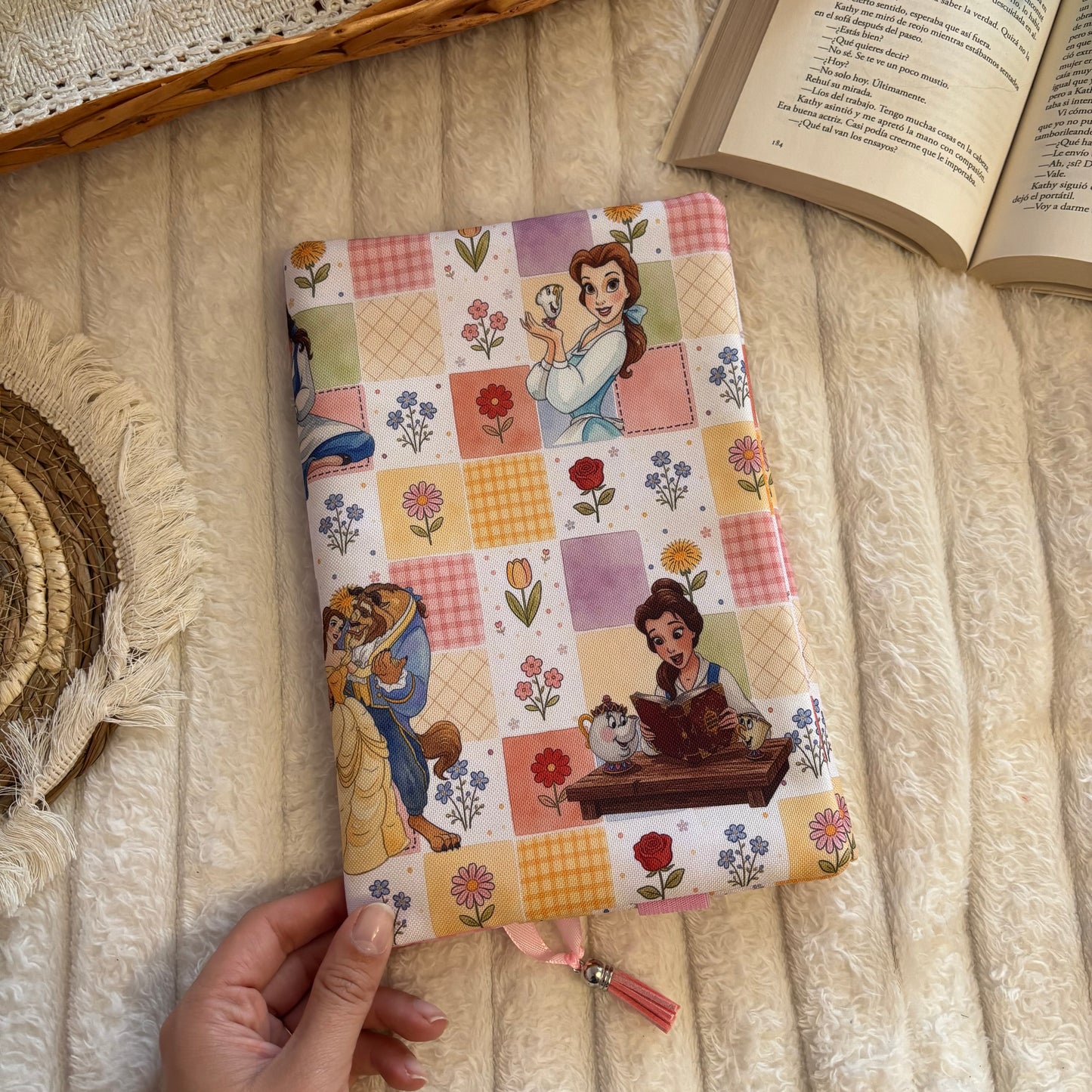 Funda ajustable Bella y Bestia Bloom impermeable
