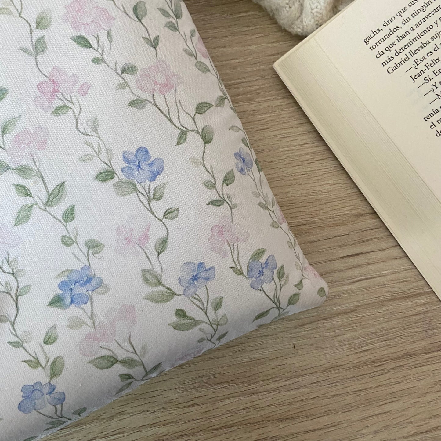 Funda literaria Mara