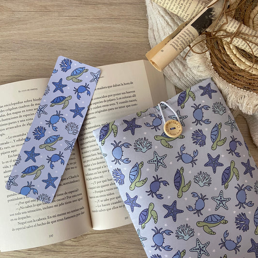 Funda literaria en el mar