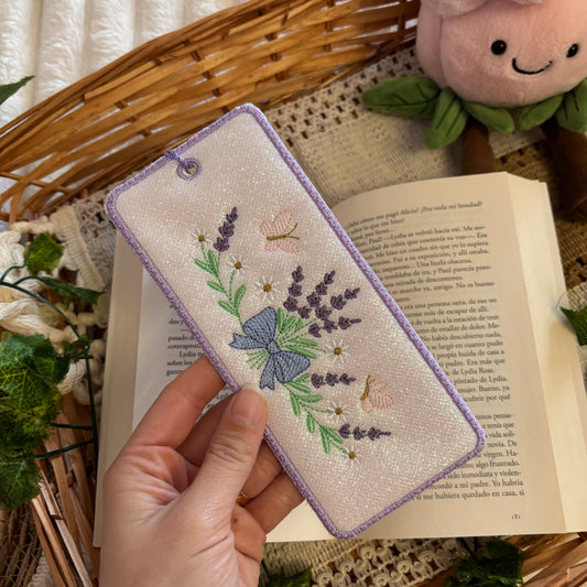 Marcapáginas bordado cute lavanda