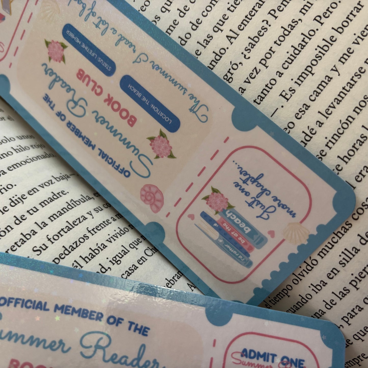 Marcapáginas summer reader bookclub holográfico