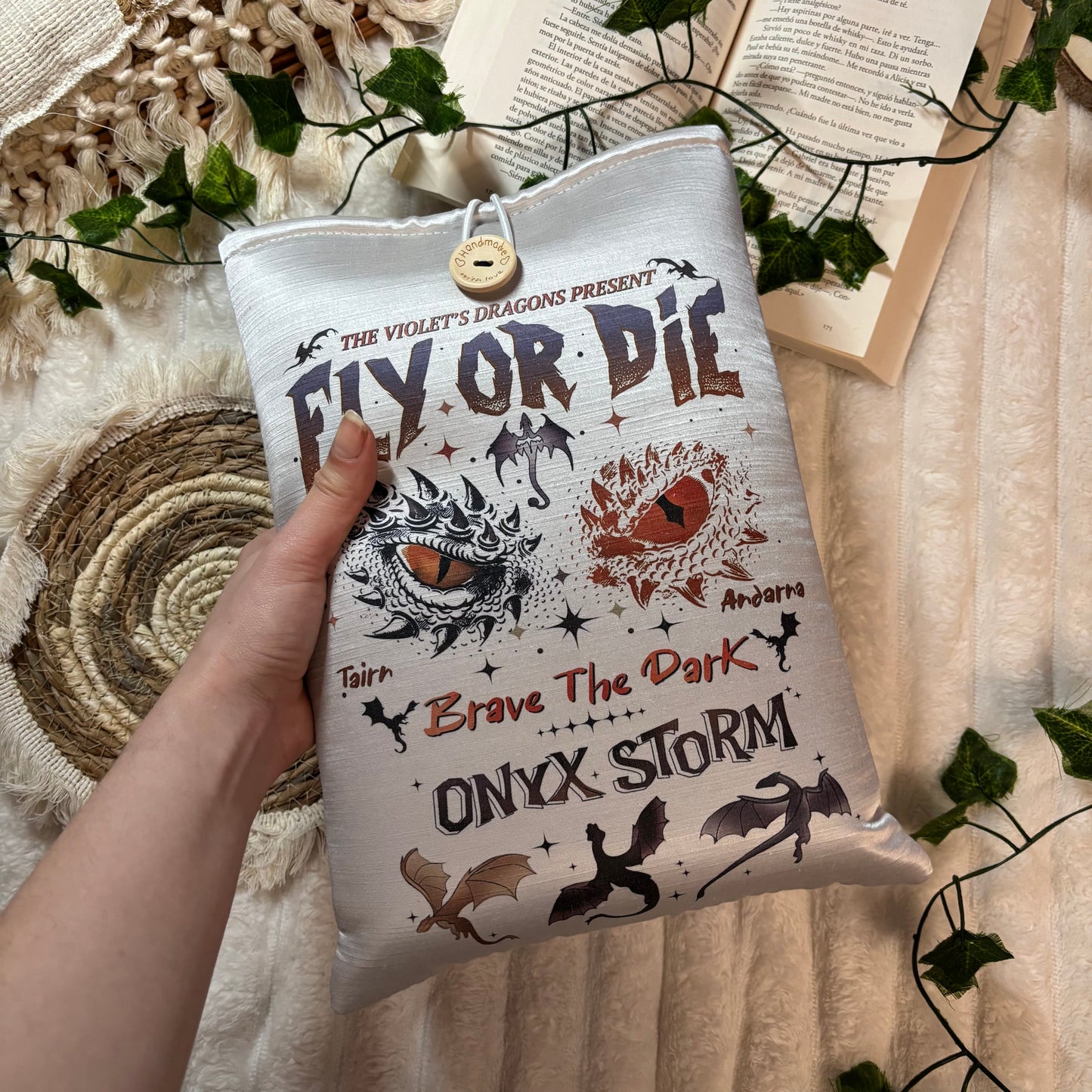Funda literaria Fly or die