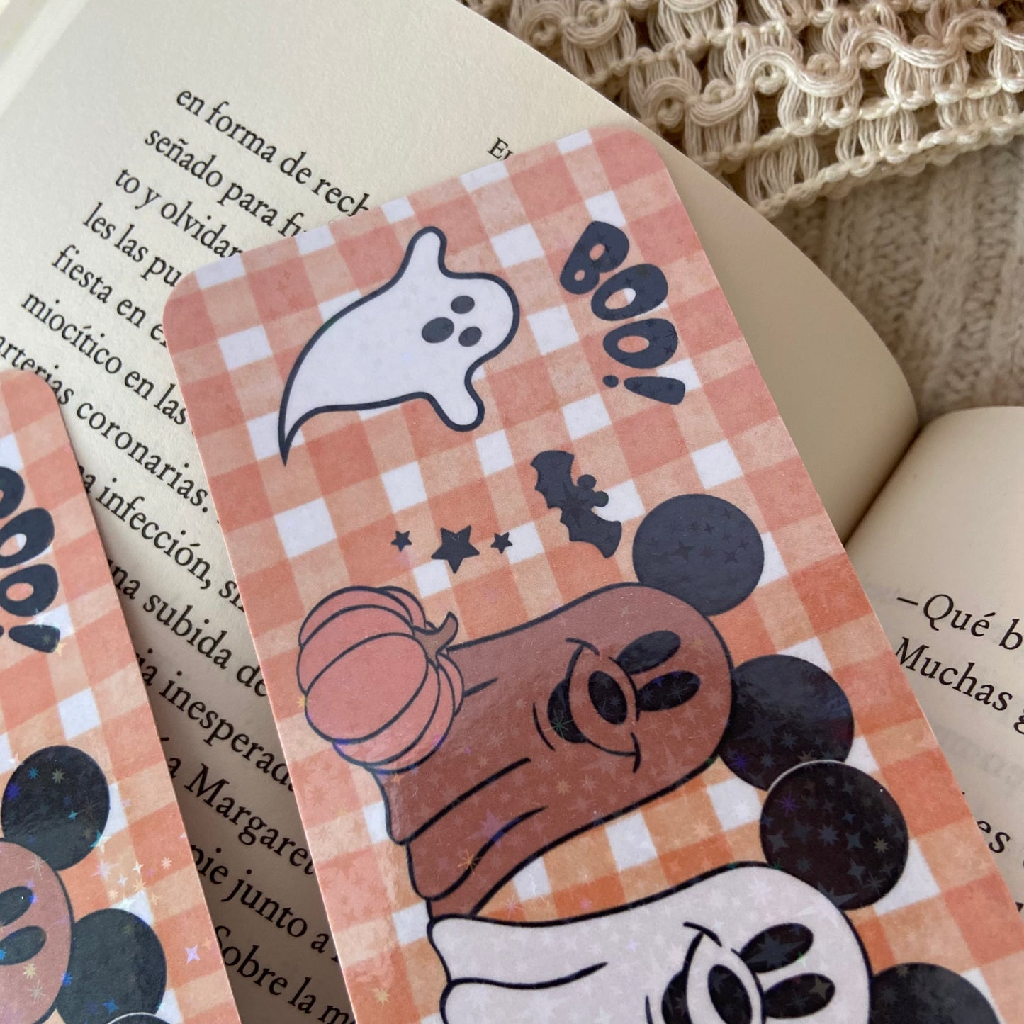 Marcapáginas Mickey en halloween holográfico