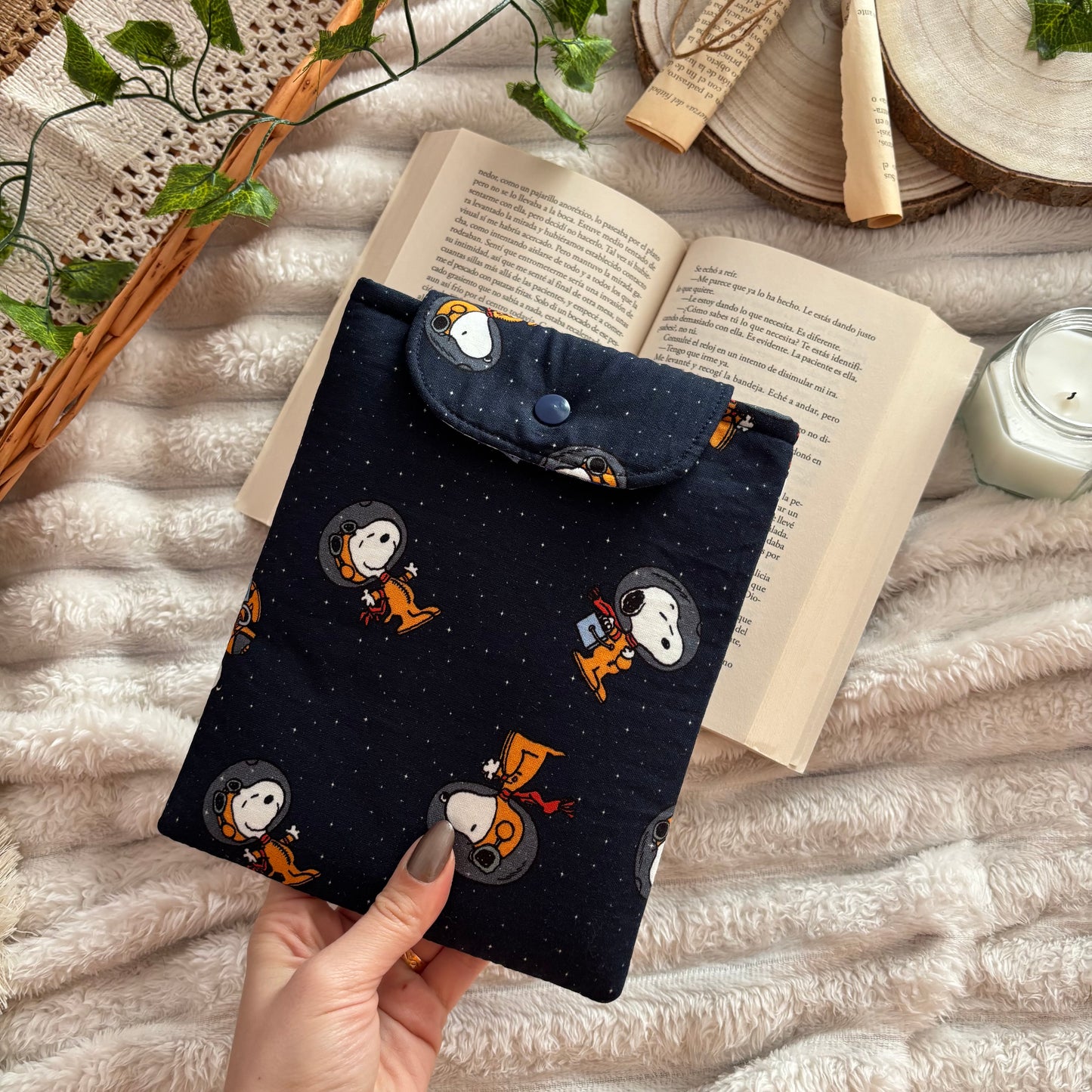 Funda para ebook Snoopy en el espacio