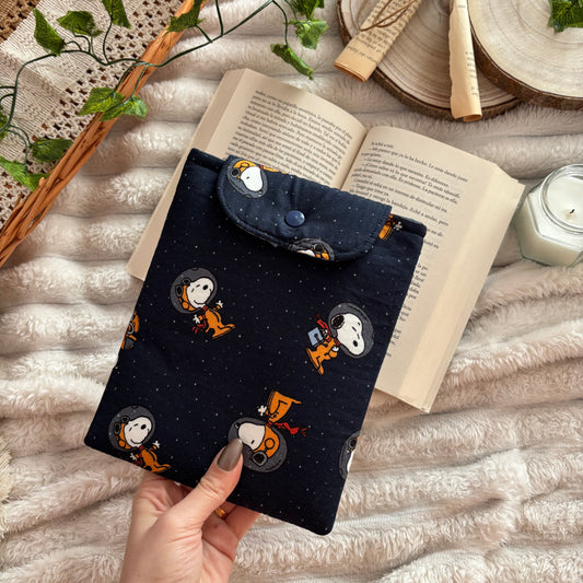 Funda para ebook Snoopy en el espacio