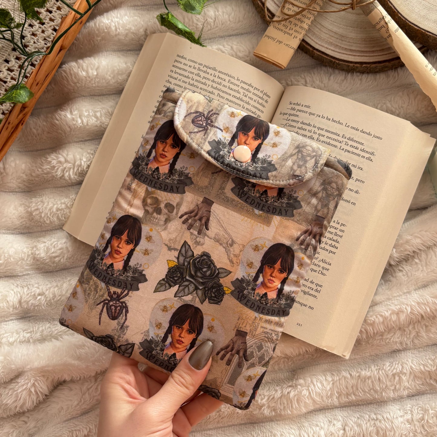 Funda para ebook Miércoles