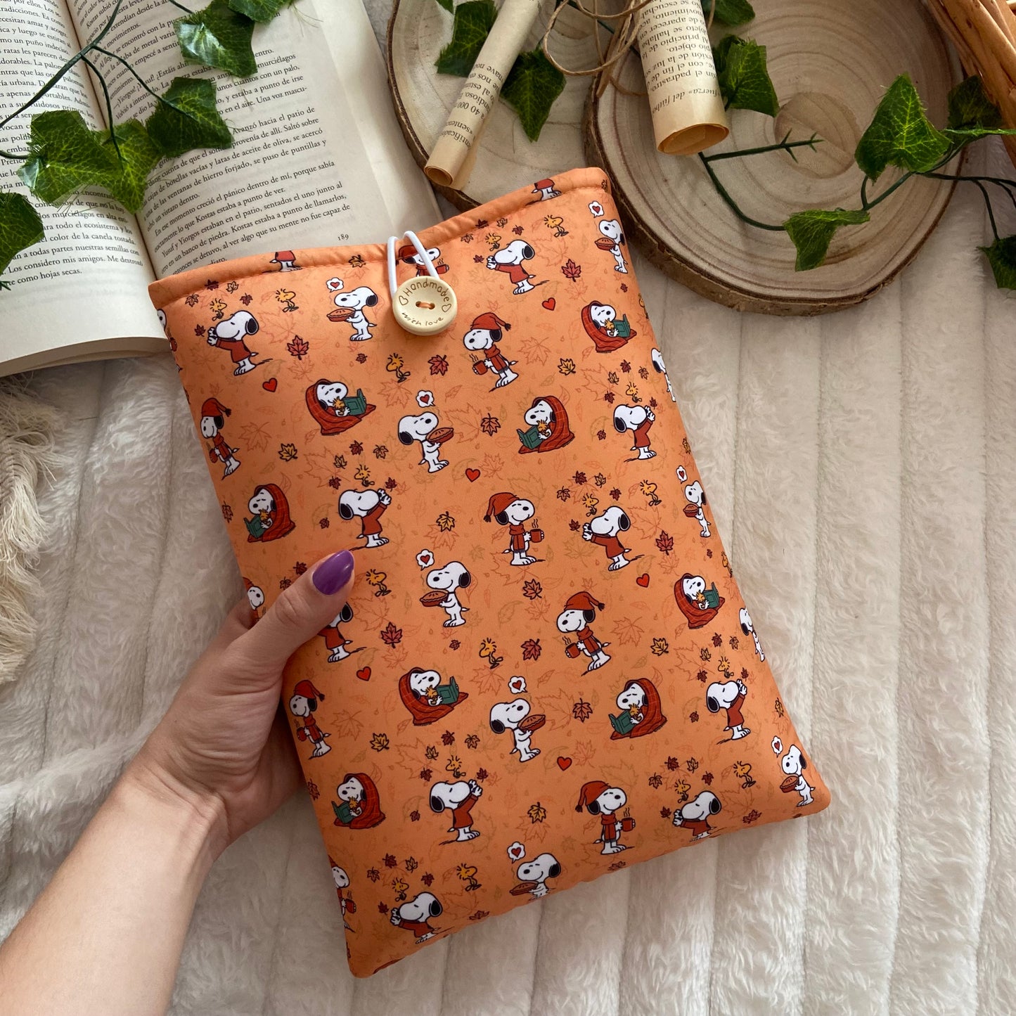 Funda literaria Snoopy en otoño