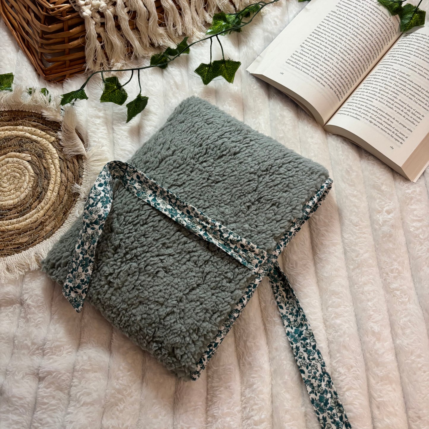 Funda literaria borreguito Cosmo