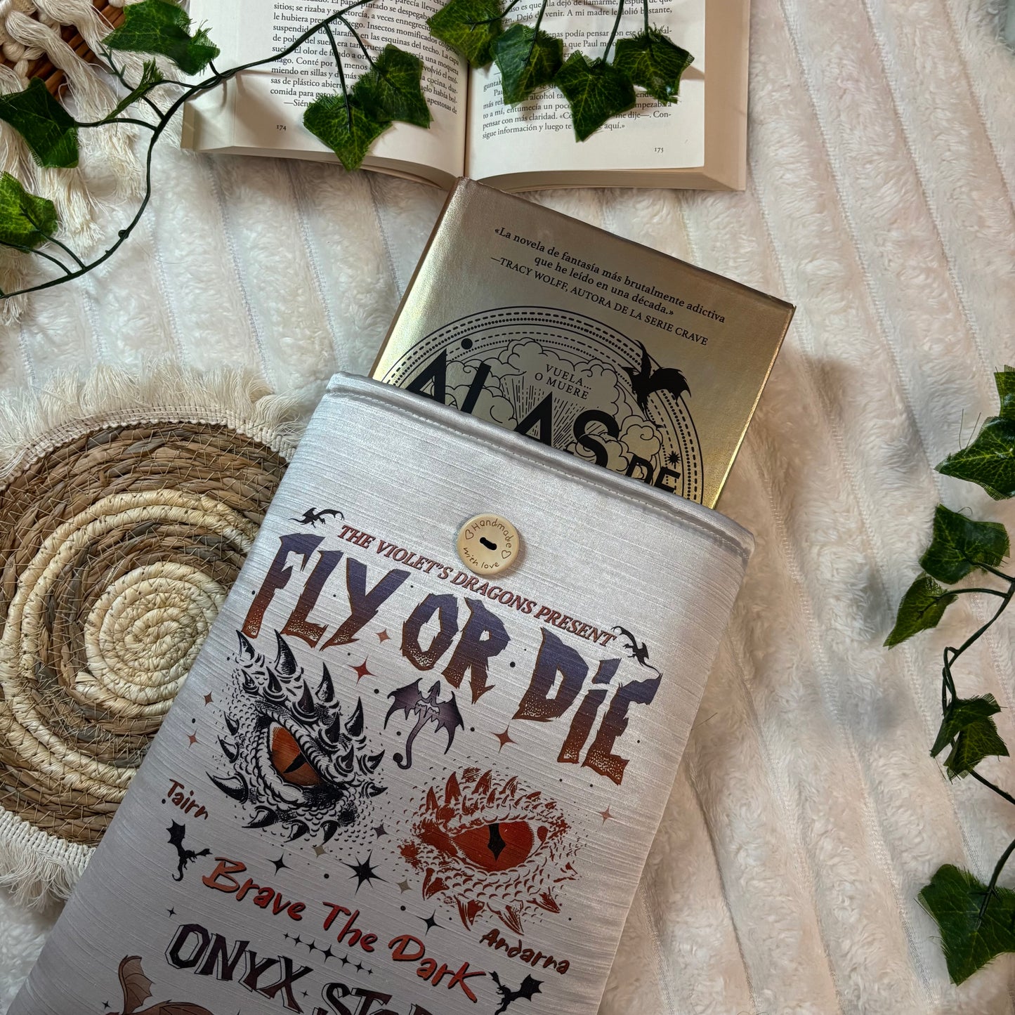 Funda literaria Fly or die