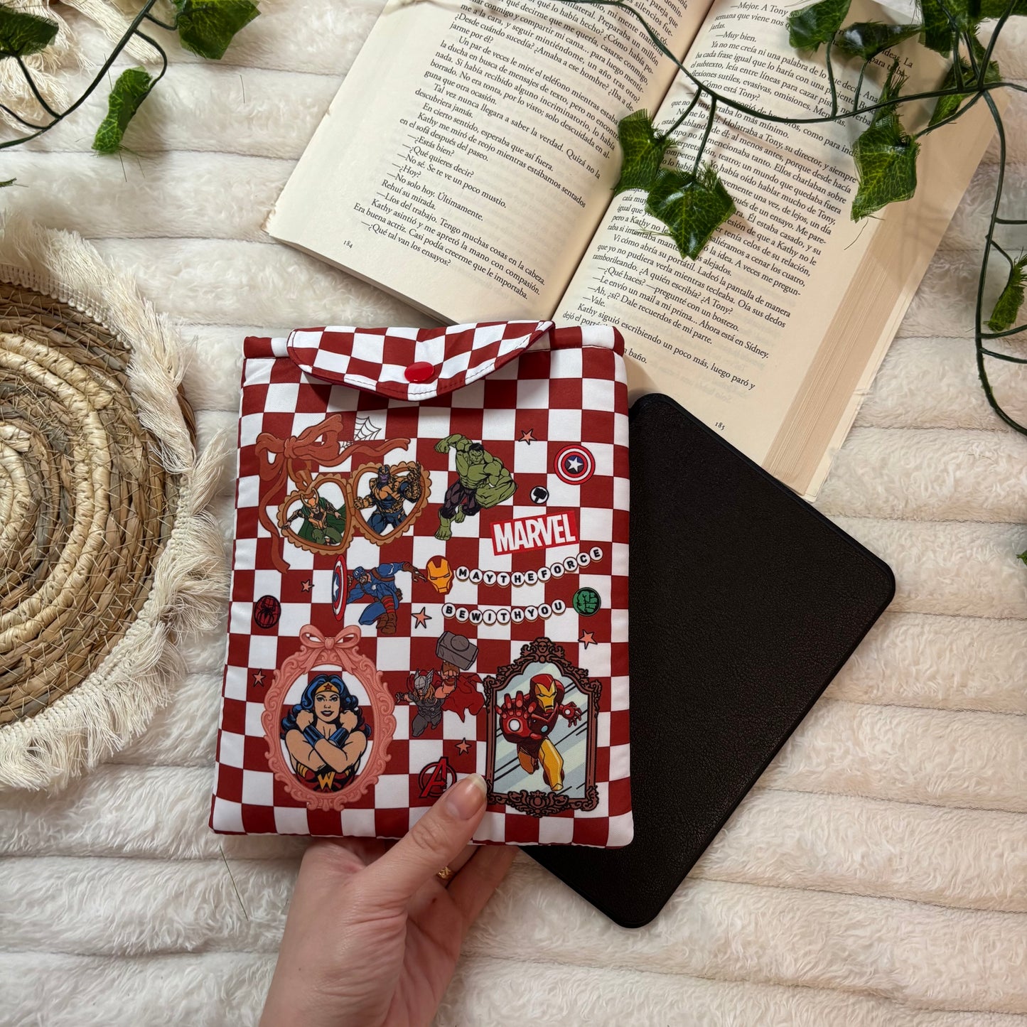 Funda kindle/kobo libra colour Marvel