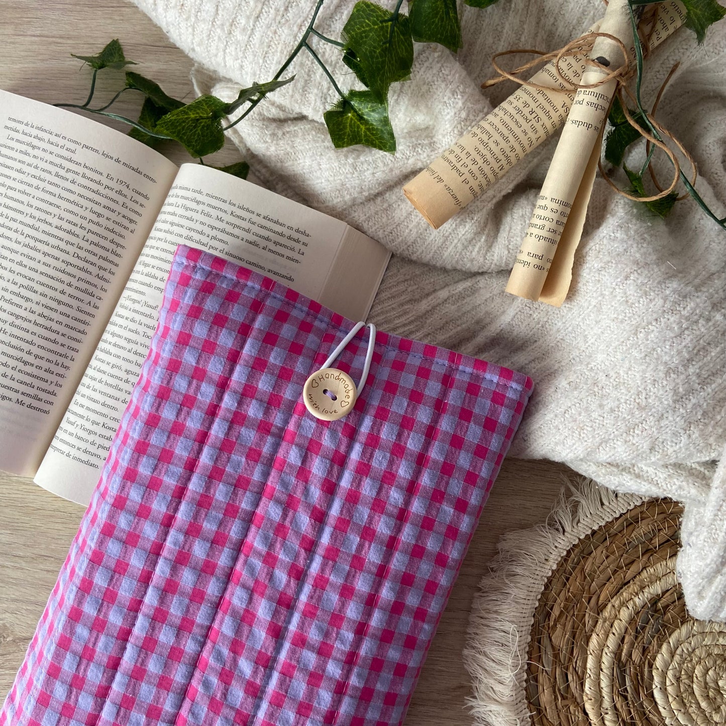 Funda literaria vichy morado y rosa