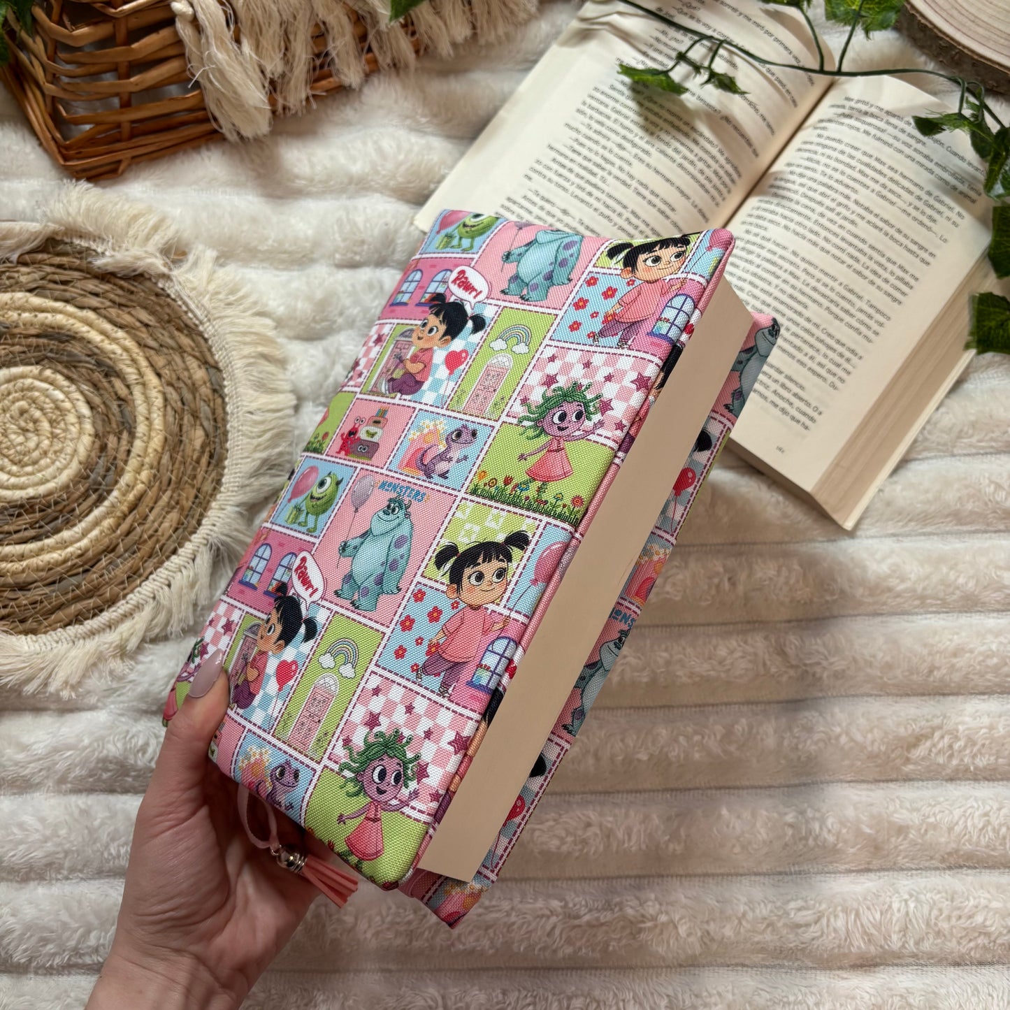 Funda ajustable collage Monstruos S.A