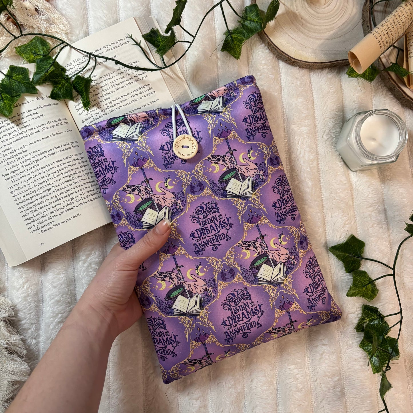 Funda literaria To the stars who listen and the dreams that are answered