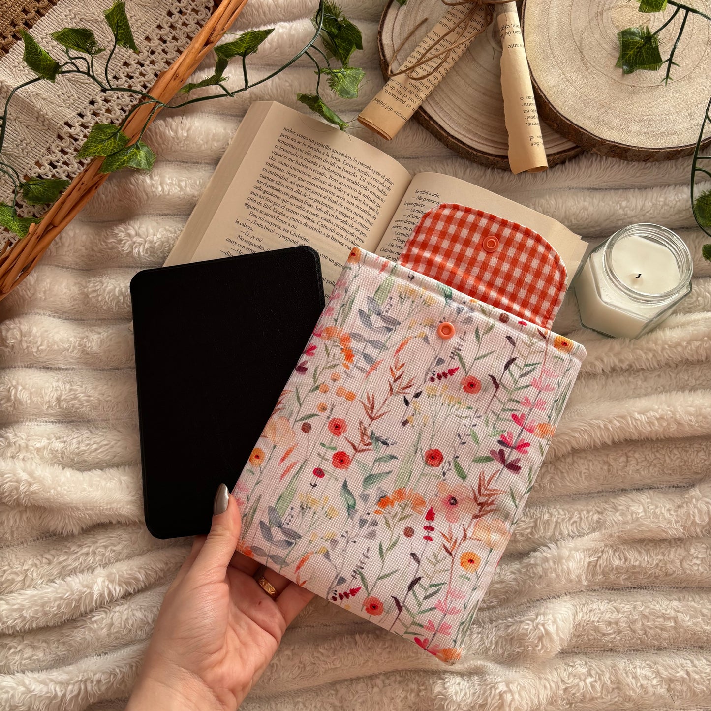 Funda para ebook Ramas de flores impermeable