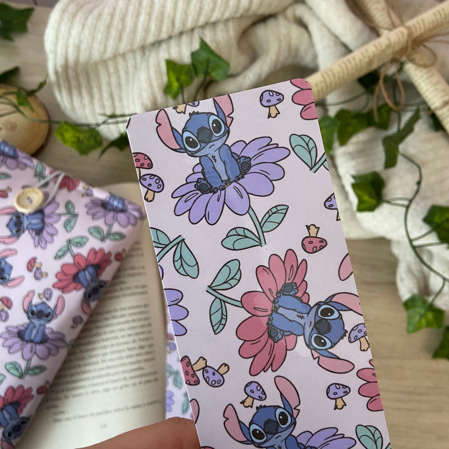 Marcapáginas Stitch primaveral