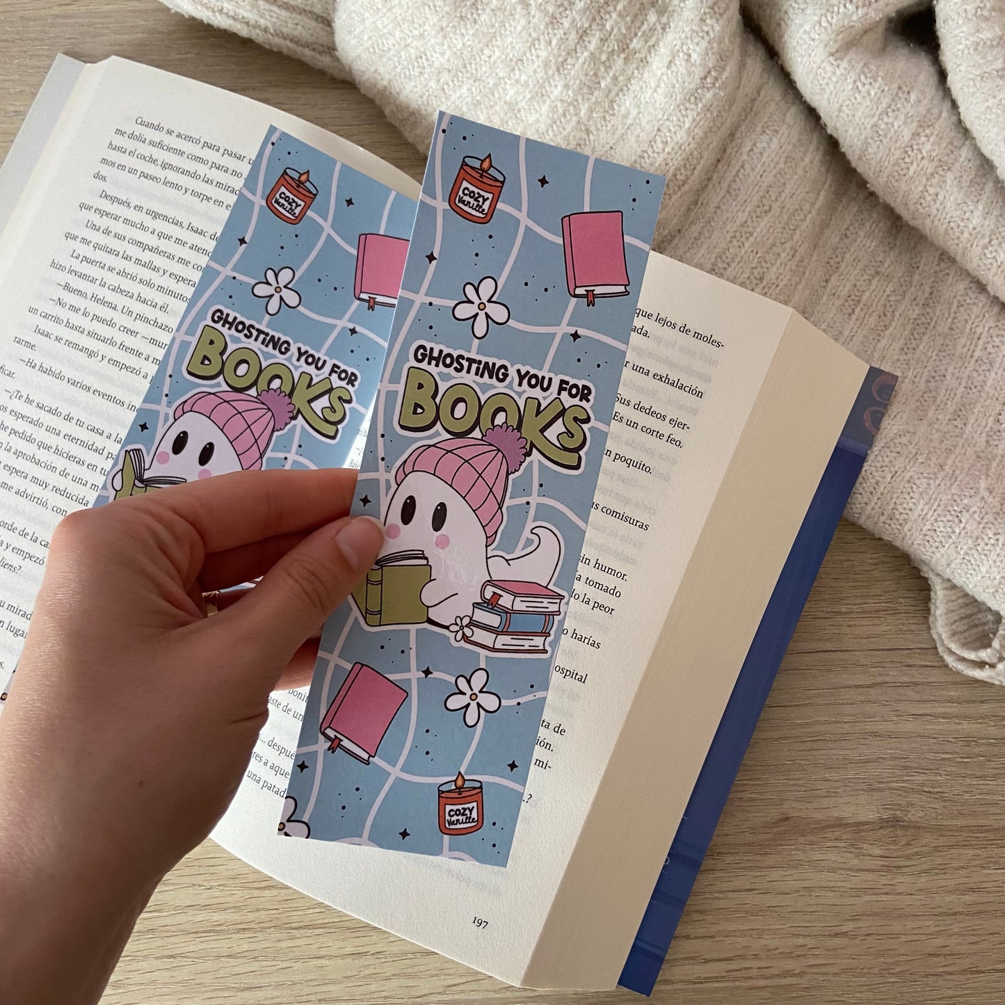 Marcapáginas ghosting you for books