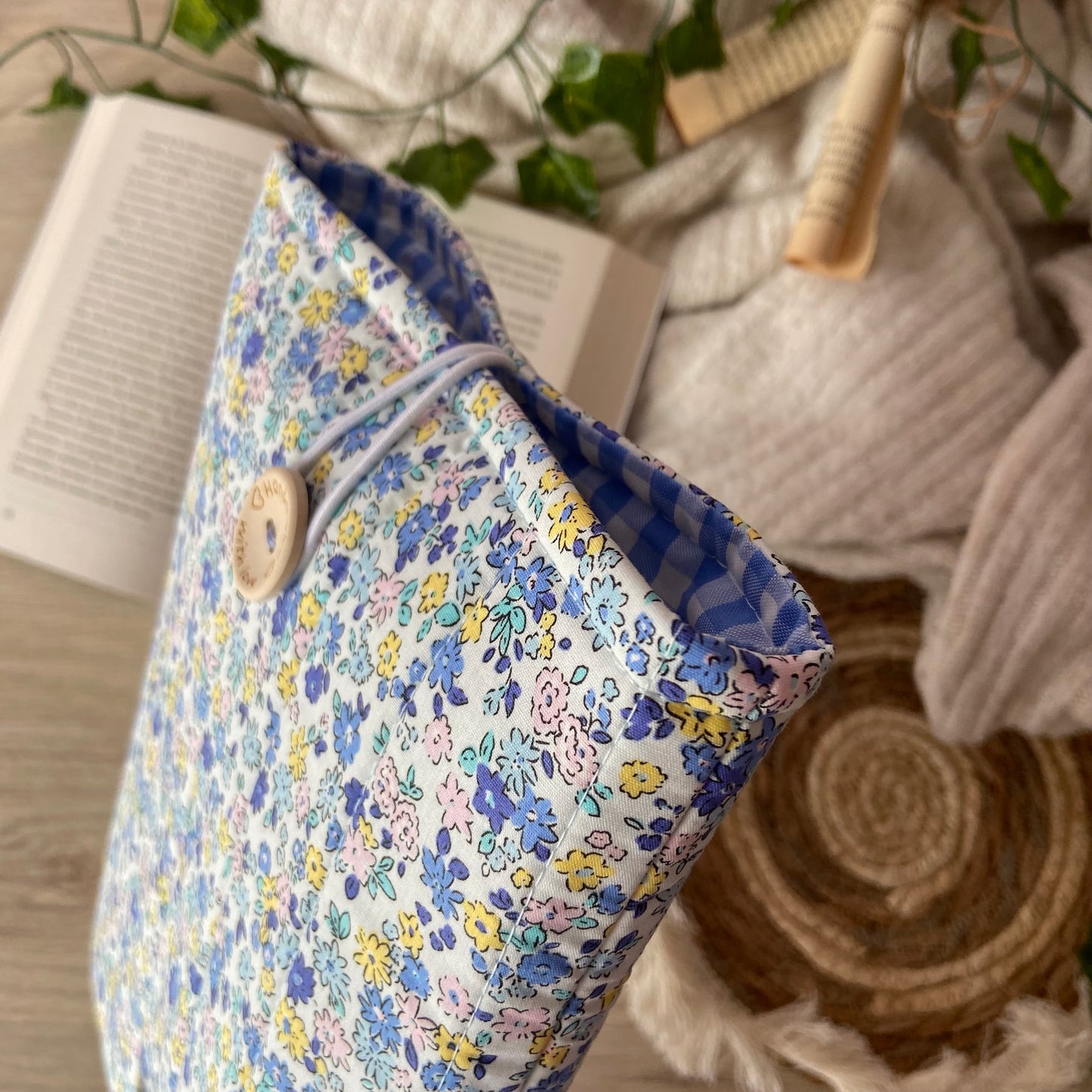 Funda literaria blue flowers
