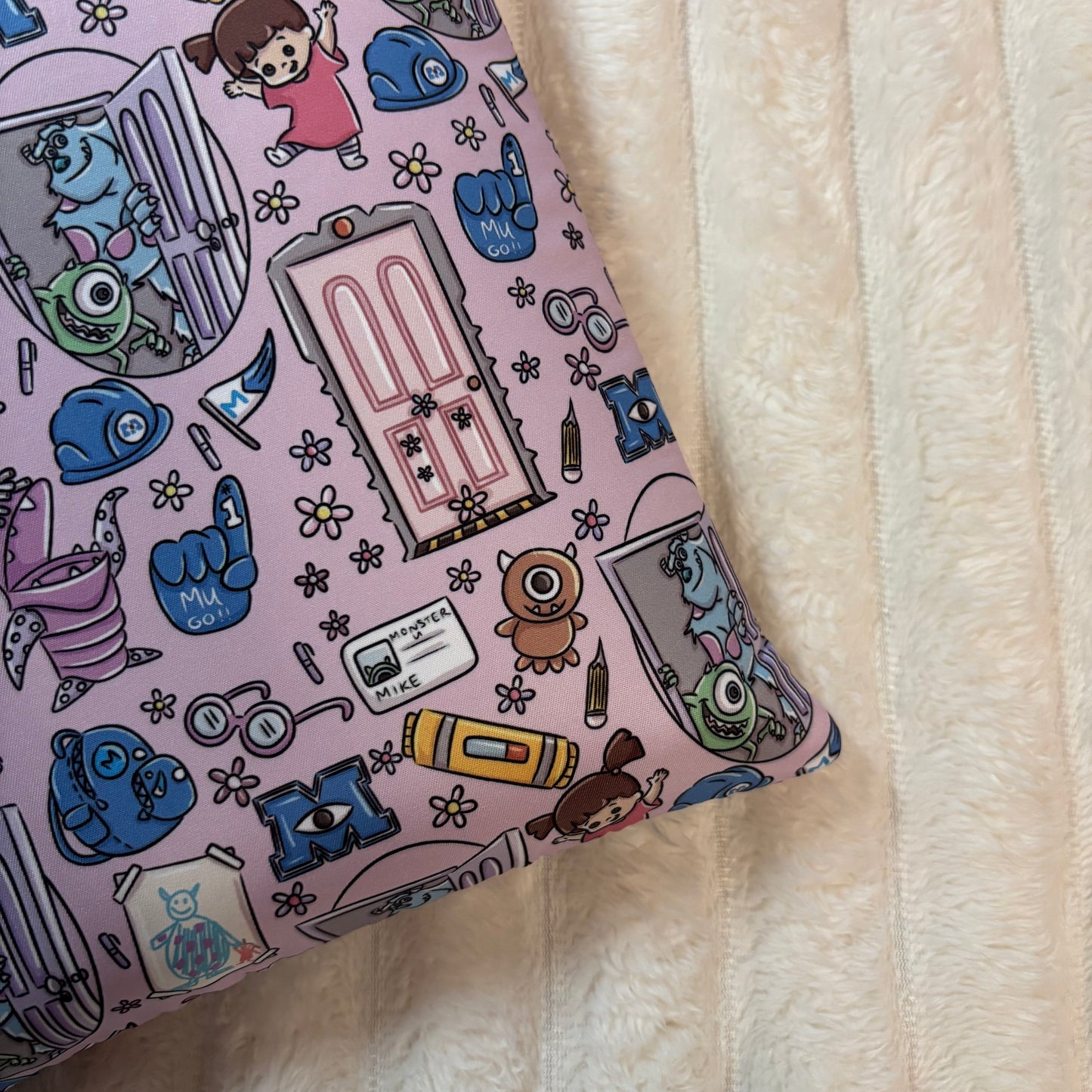 Funda literaria Monstruos S.A