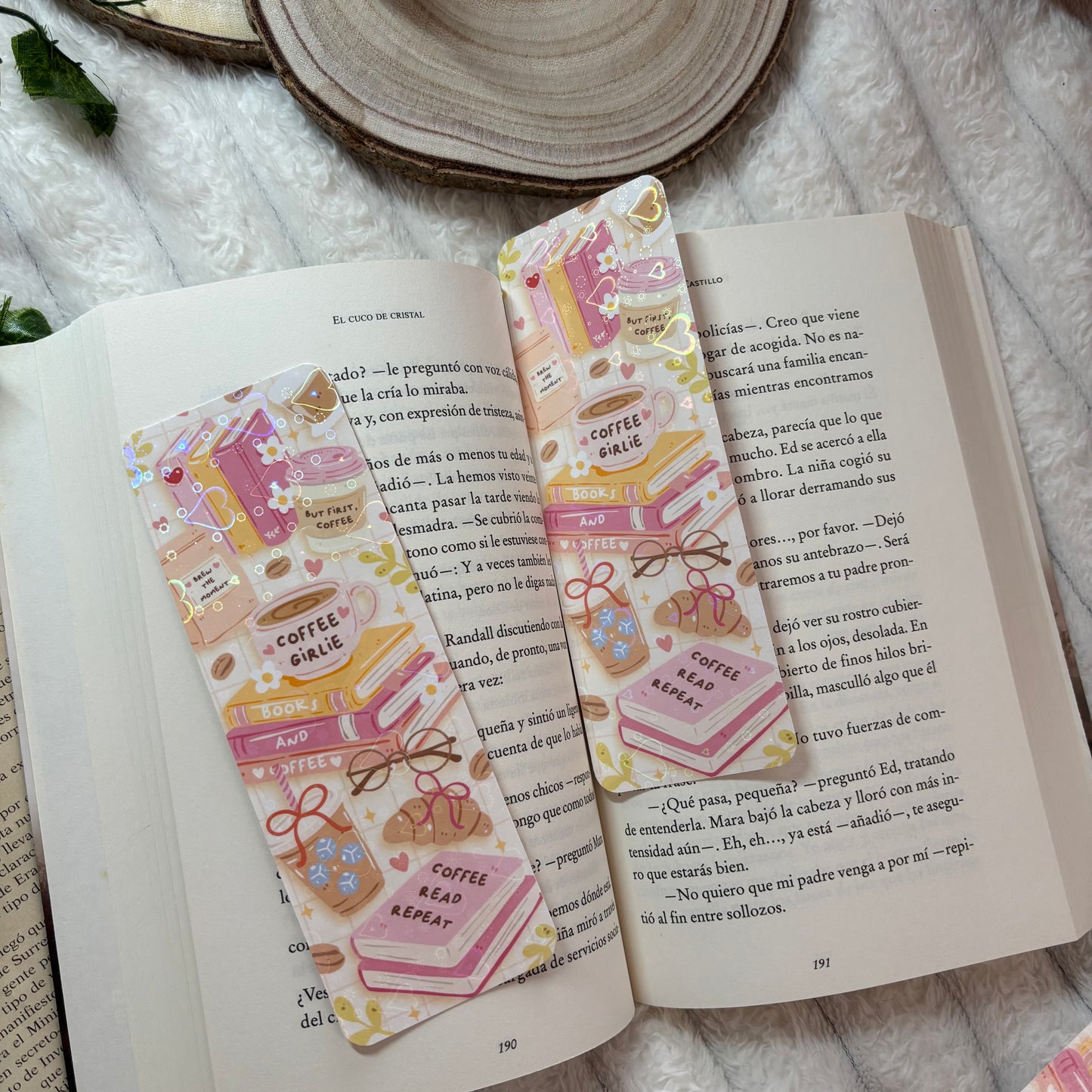 Marcapáginas coffee girlie holográfico