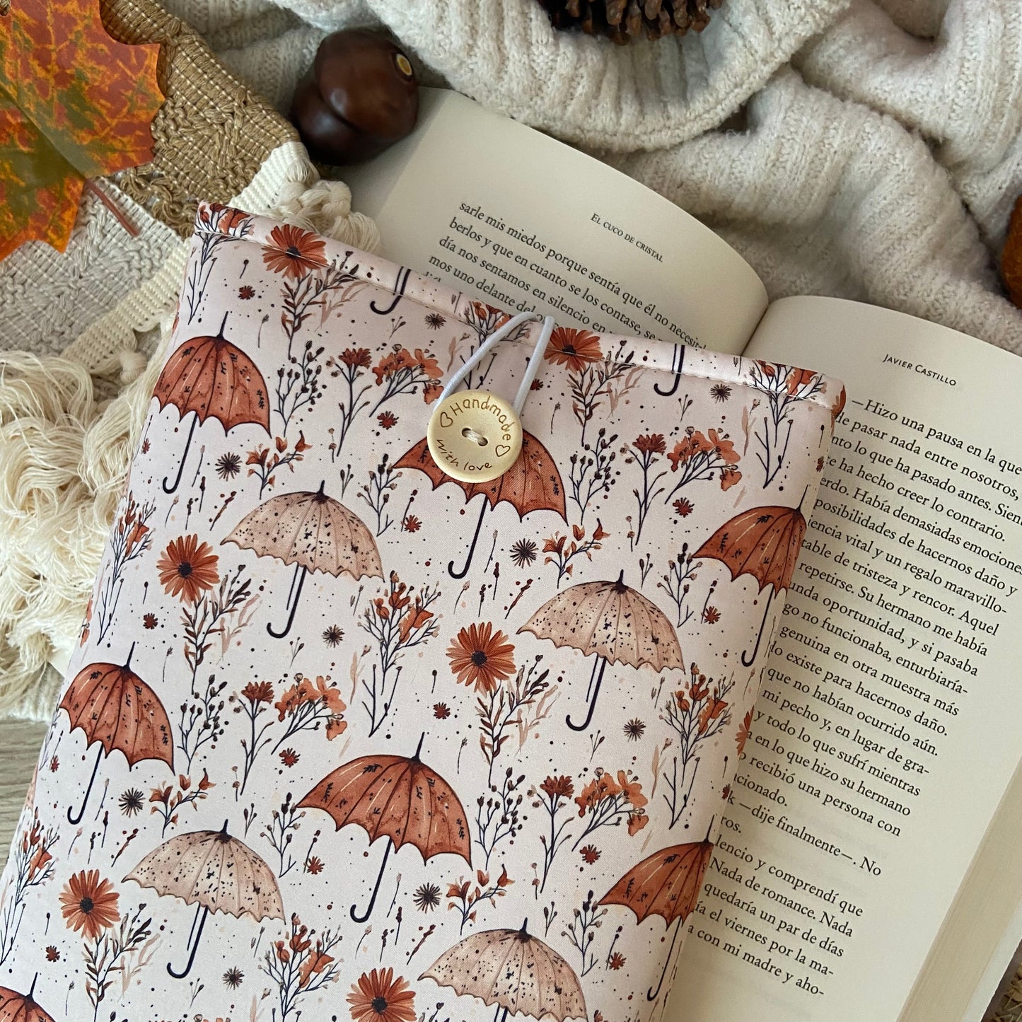 Funda literaria paraguas otoñales