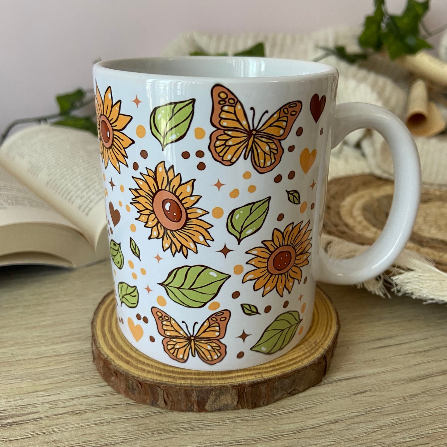 Taza girasoles y mariposas