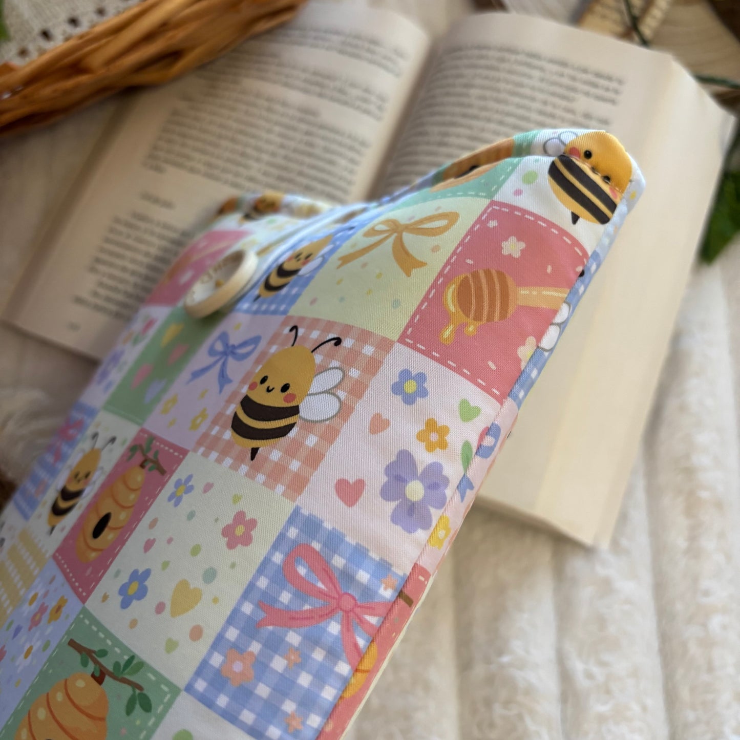 Funda literaria abejitas