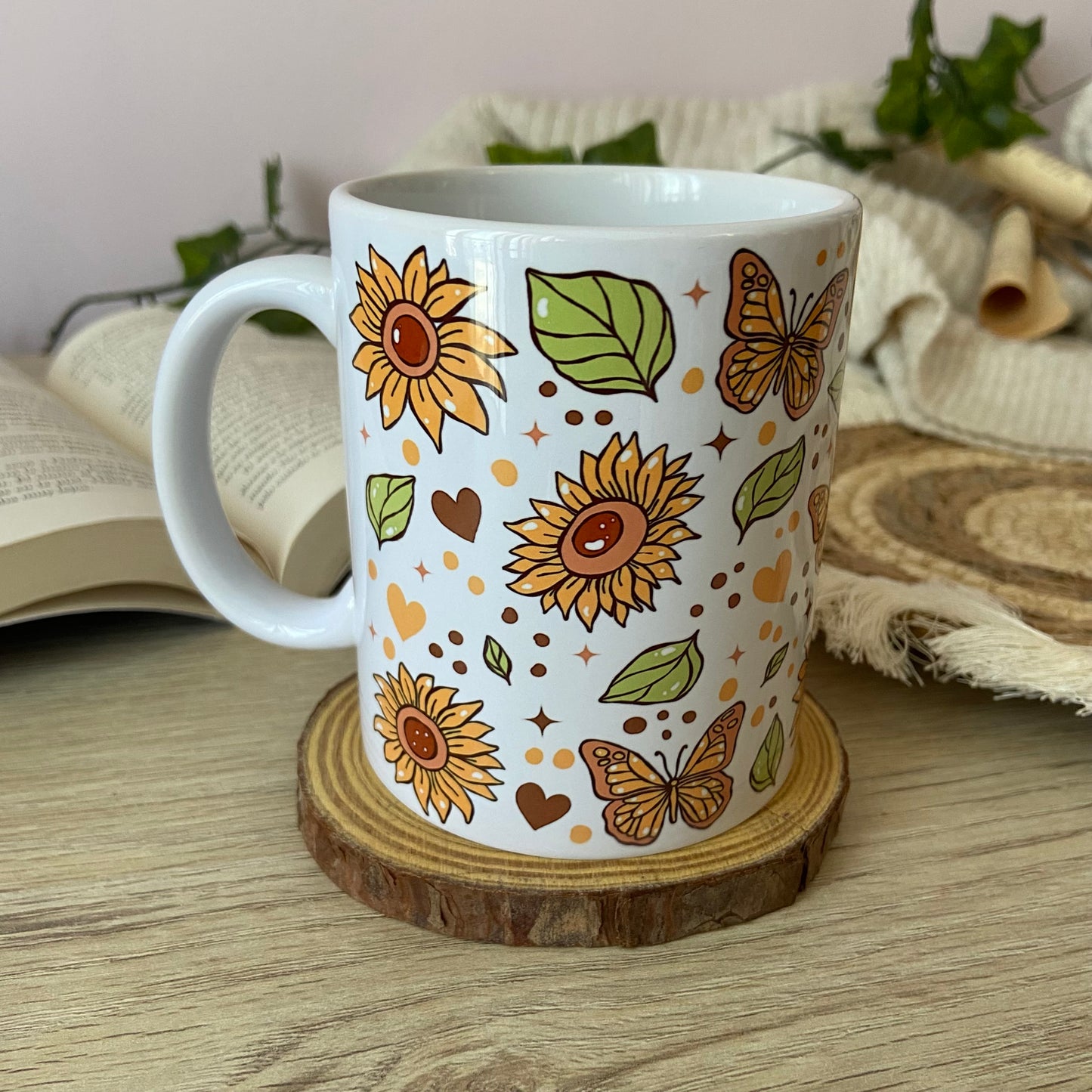 Taza girasoles y mariposas