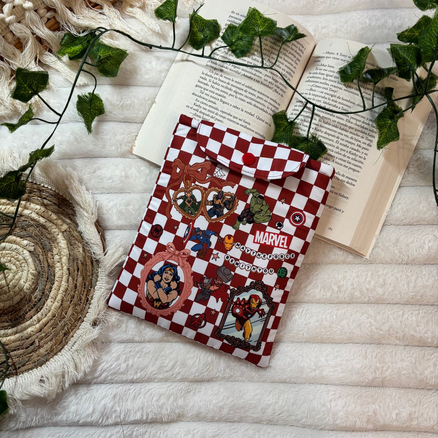 Funda kindle/kobo libra colour Marvel