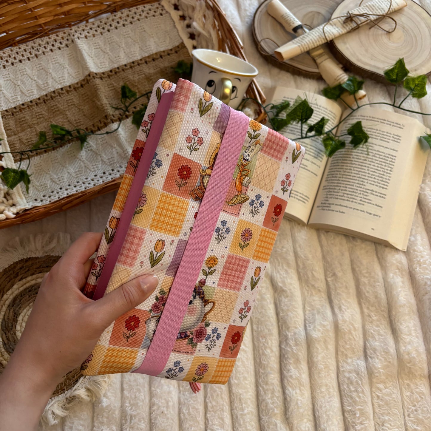 Funda ajustable Bella y Bestia Bloom impermeable
