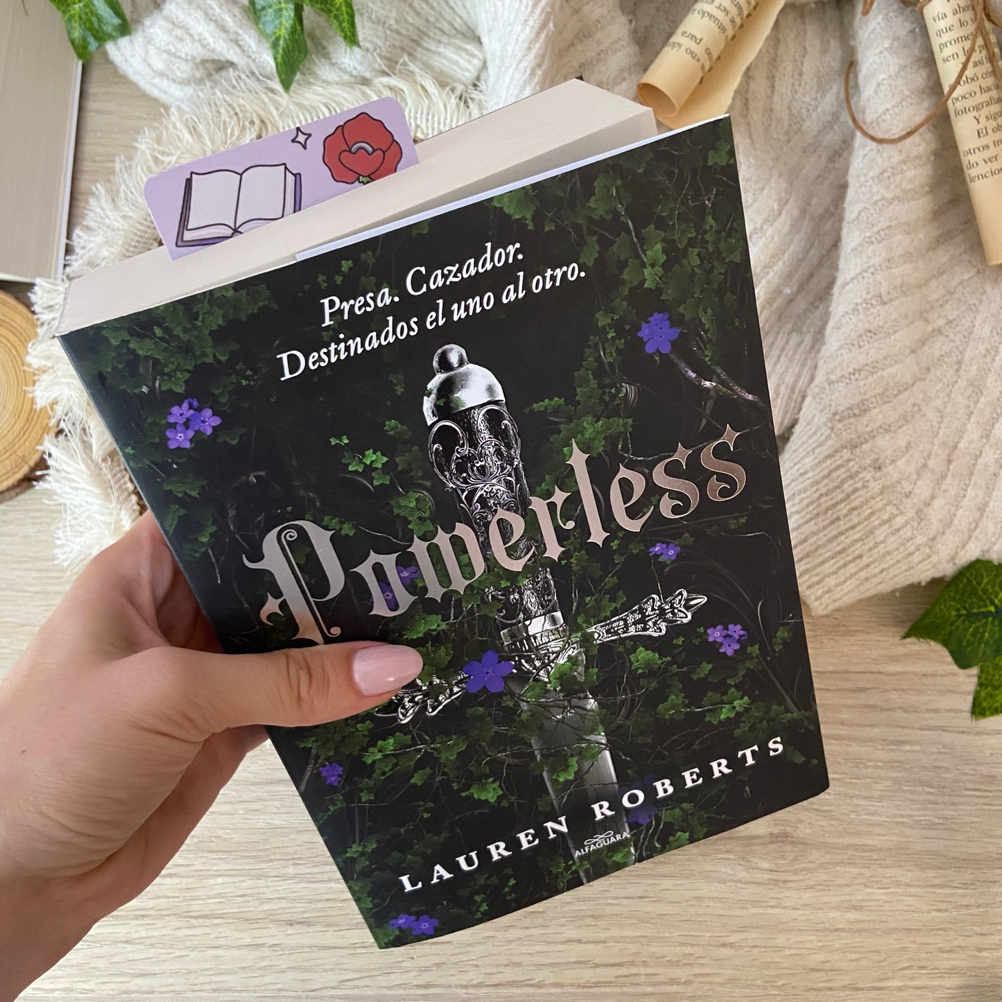 Pack funda powerless + marcapáginas + taza