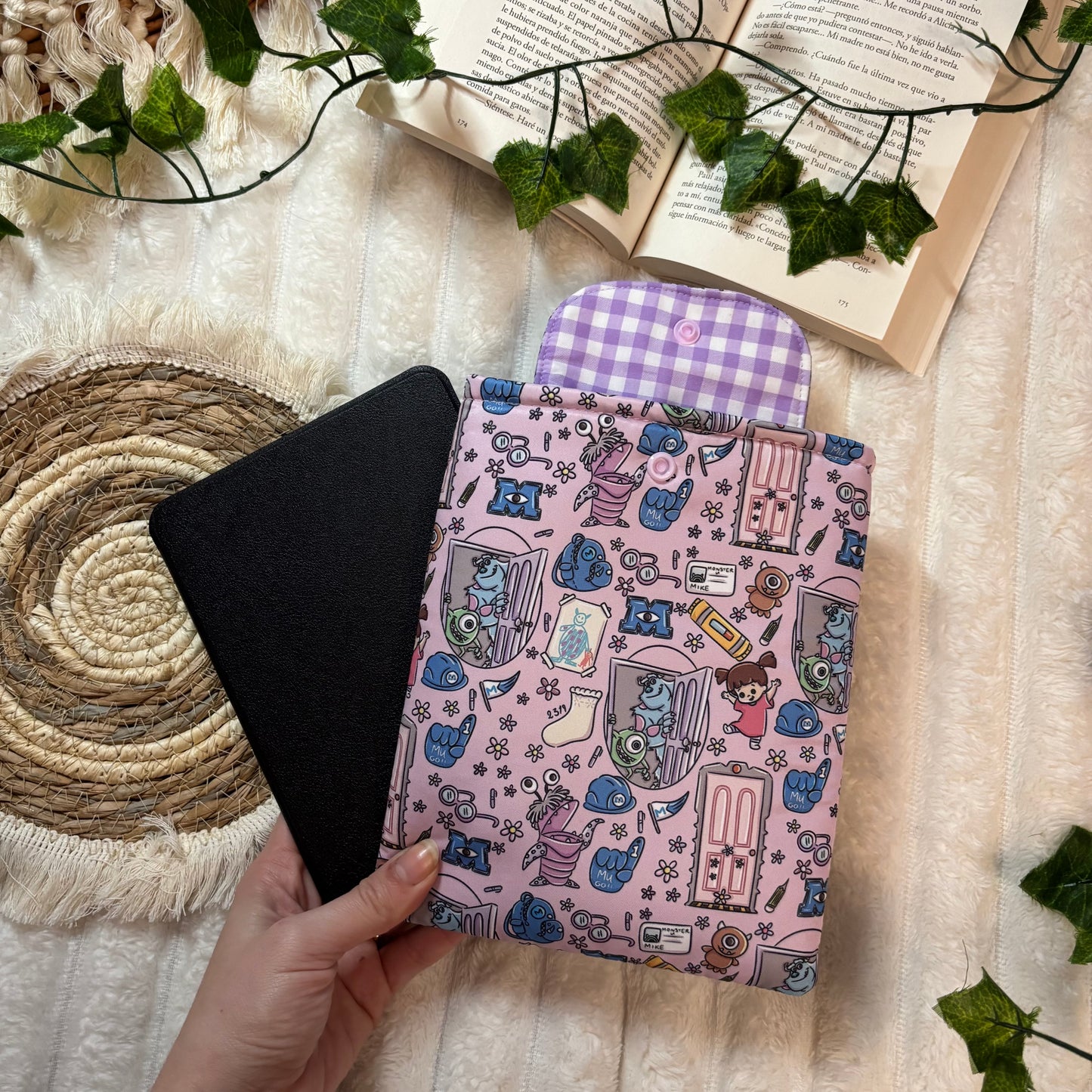 Funda kindle/kobo libra colour Monstruos S.A