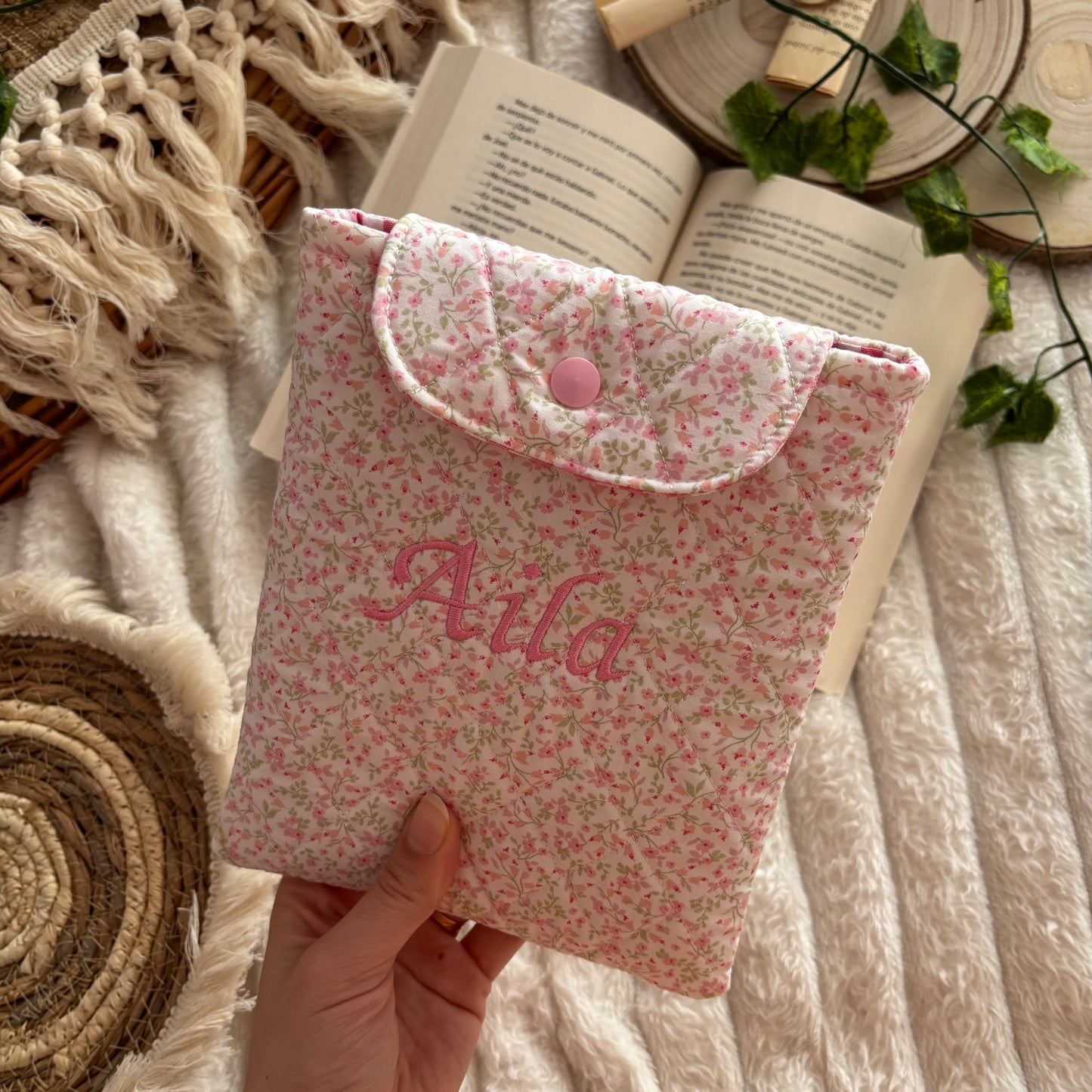 Funda kindle/kobo libra colour Versia acolchada y bordada con nombre