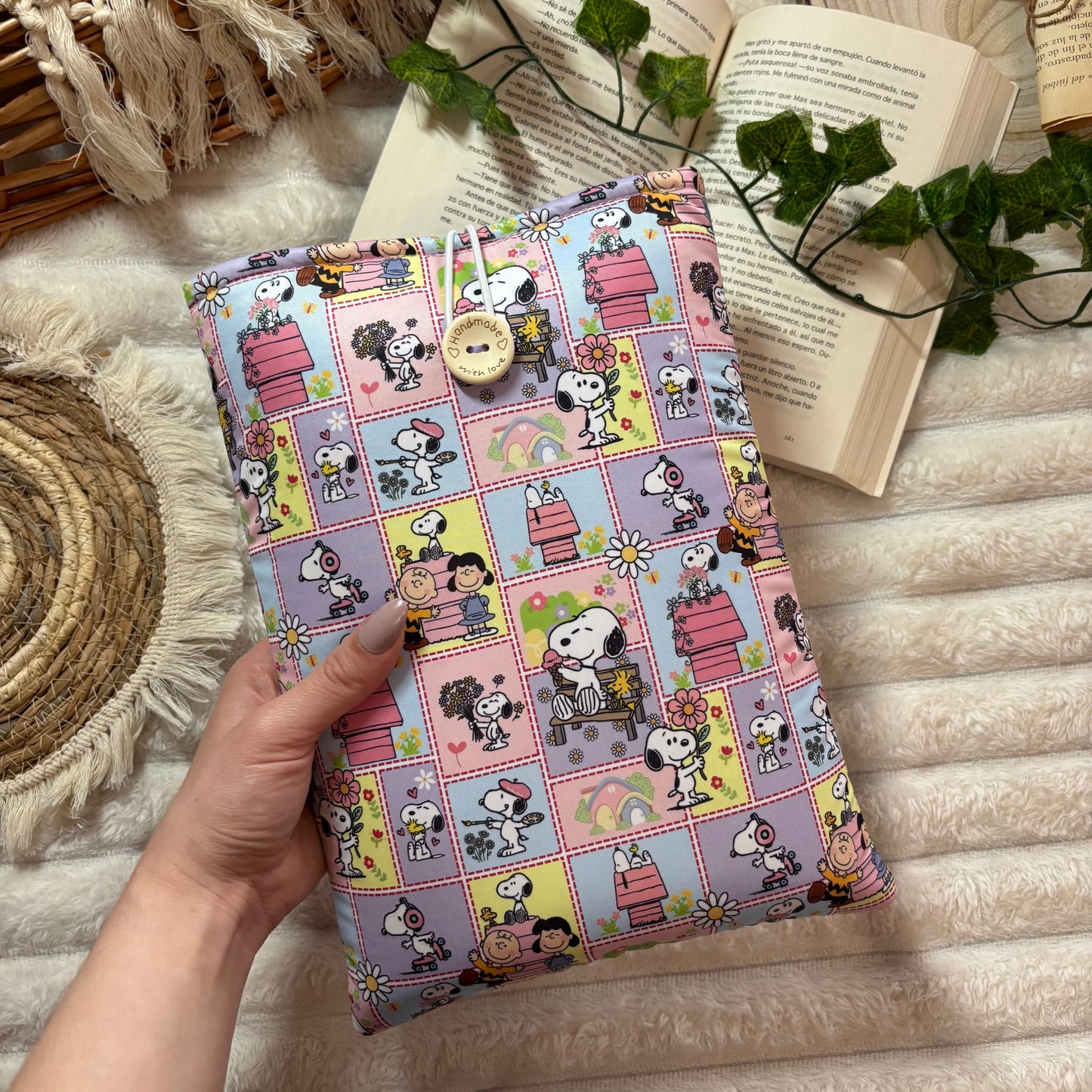 Funda literaria Snoopy en la vida